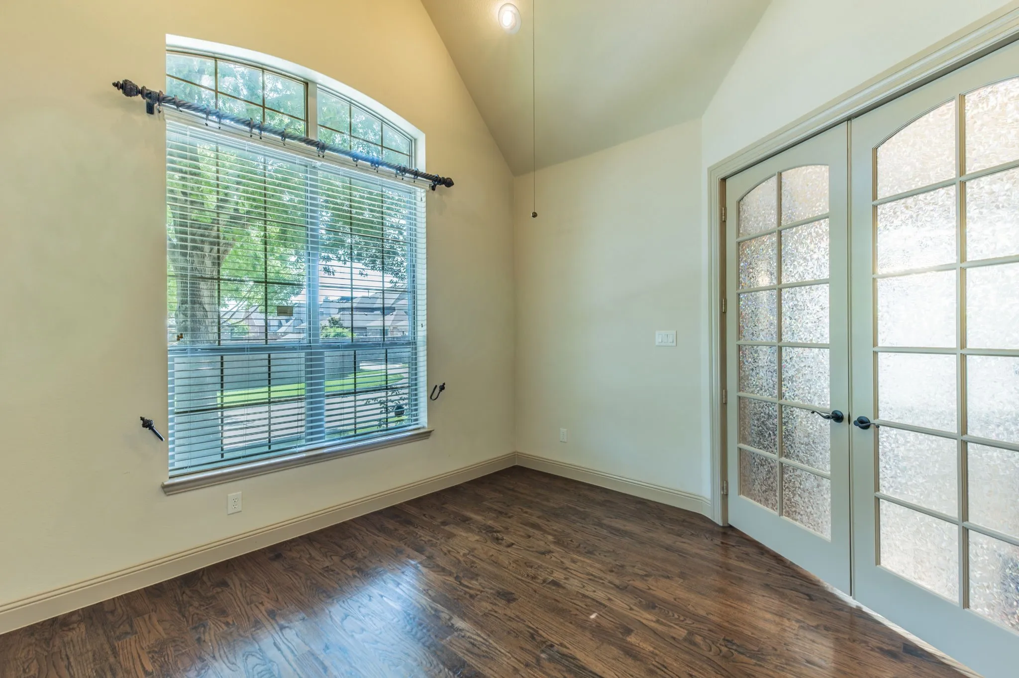 Single Family Residence For Rent in Denton County , 7565 Rawlins Lane, Frisco, Texas 75036, 5 Bedroom, 5 Bathroom, 3 Garage spaces, 4,801 Sqft, built in 2010, mls#21290628, Real Estate Agent in Frisco, Homes For Rent in Denton county, Homes For Rent in Frisco, Realtor in Frisco Texas, Real Estate Brokerage Independent Realty Texas, Luminita Cordes Realtor
