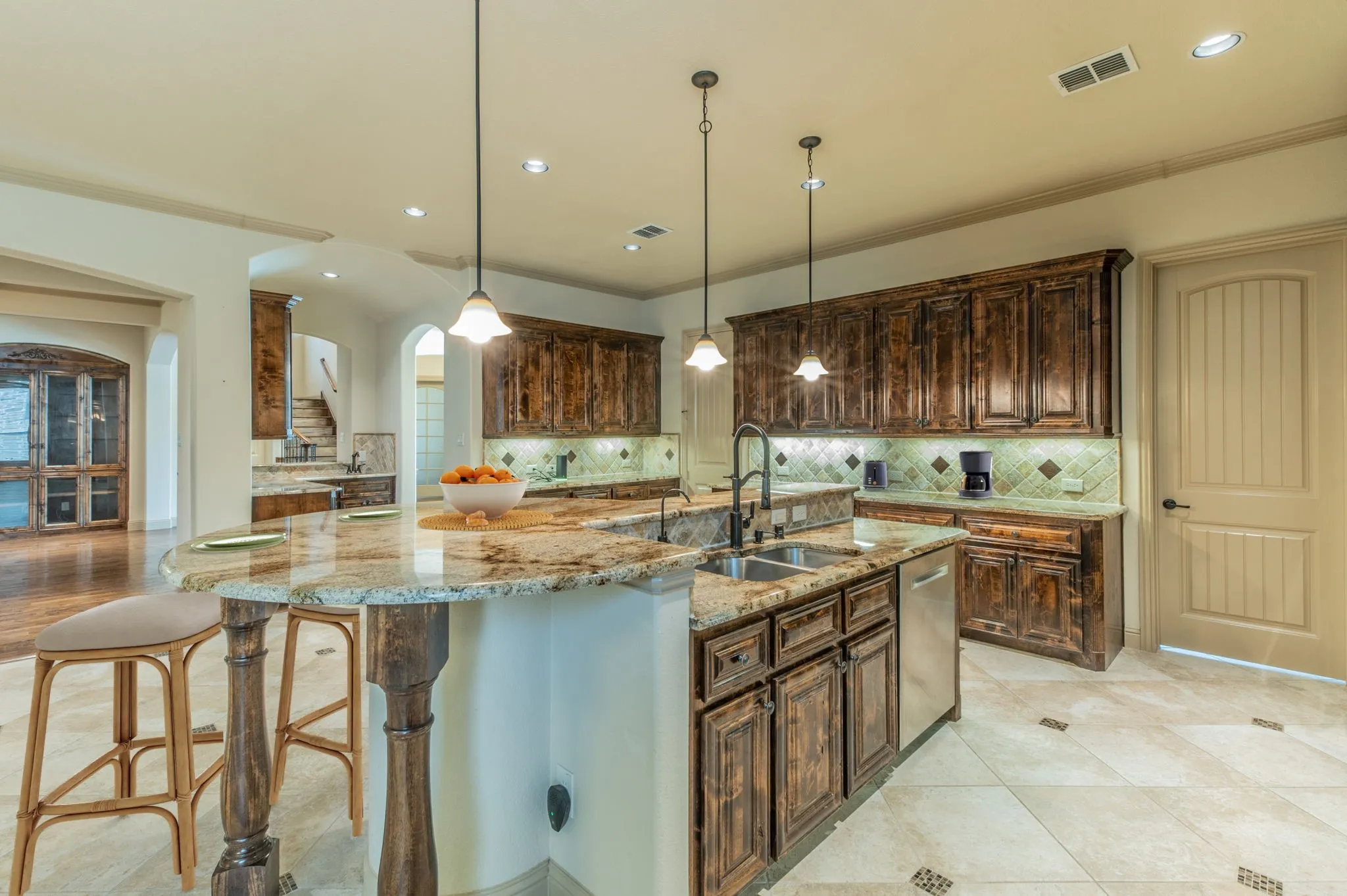 Single Family Residence For Rent in Denton County , 7565 Rawlins Lane, Frisco, Texas 75036, 5 Bedroom, 5 Bathroom, 3 Garage spaces, 4,801 Sqft, built in 2010, mls#21290628, Real Estate Agent in Frisco, Homes For Rent in Denton county, Homes For Rent in Frisco, Realtor in Frisco Texas, Real Estate Brokerage Independent Realty Texas, Luminita Cordes Realtor