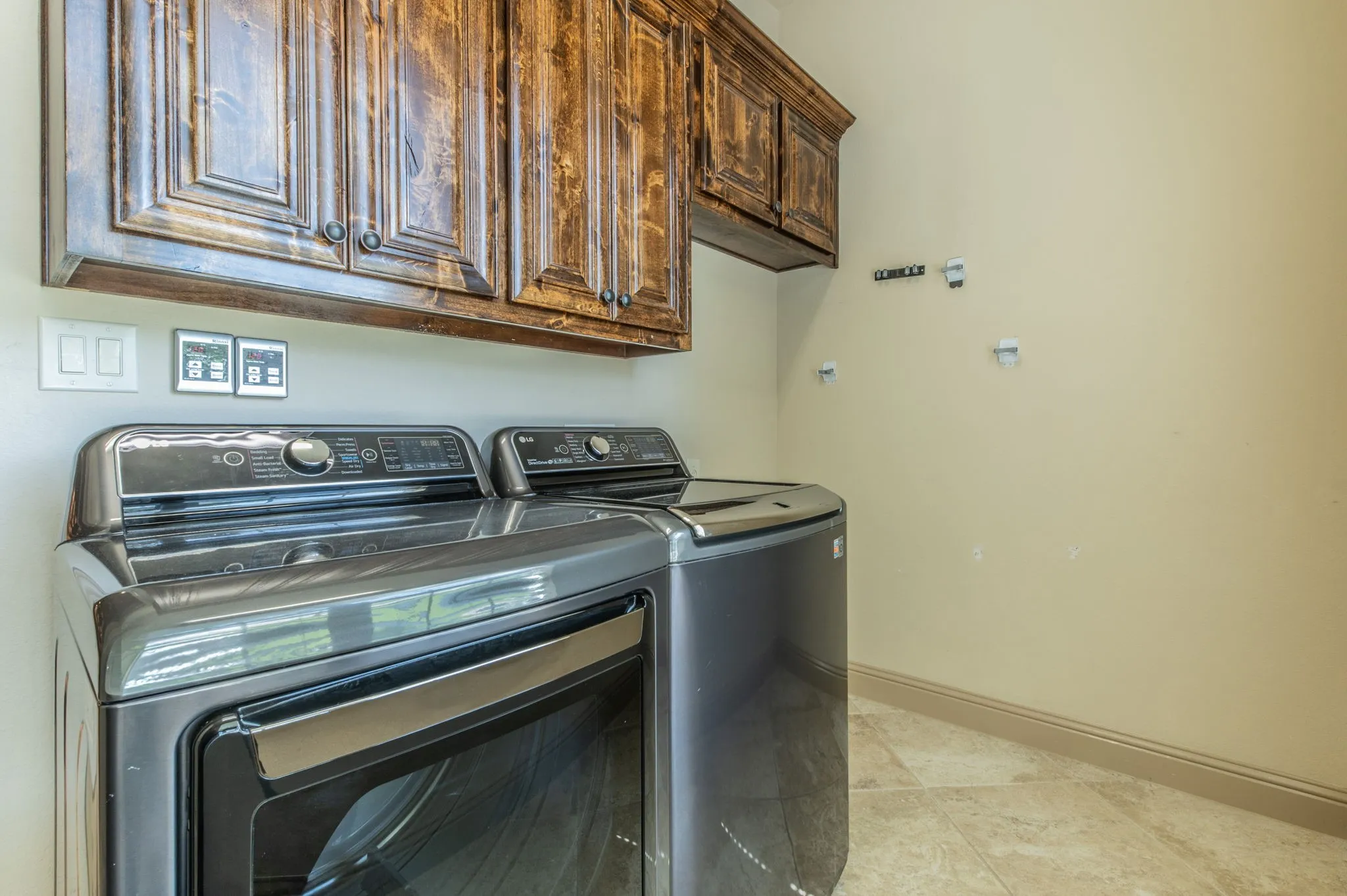 Single Family Residence For Rent in Denton County , 7565 Rawlins Lane, Frisco, Texas 75036, 5 Bedroom, 5 Bathroom, 3 Garage spaces, 4,801 Sqft, built in 2010, mls#21290628, Real Estate Agent in Frisco, Homes For Rent in Denton county, Homes For Rent in Frisco, Realtor in Frisco Texas, Real Estate Brokerage Independent Realty Texas, Luminita Cordes Realtor