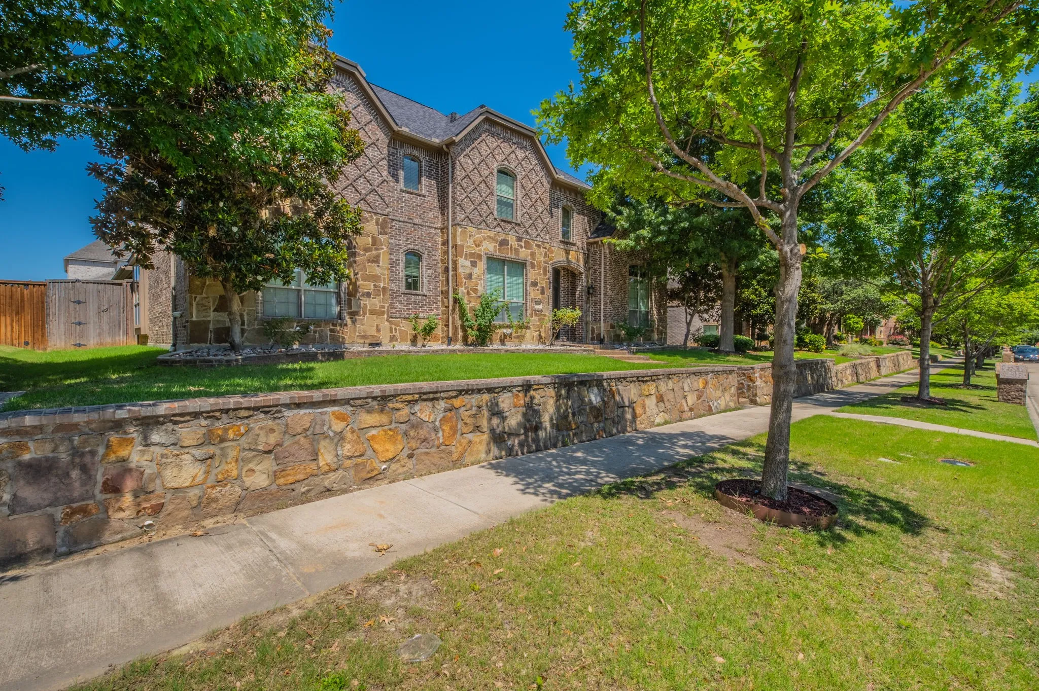 Single Family Residence For Rent in Denton County , 7565 Rawlins Lane, Frisco, Texas 75036, 5 Bedroom, 5 Bathroom, 3 Garage spaces, 4,801 Sqft, built in 2010, mls#21290628, Real Estate Agent in Frisco, Homes For Rent in Denton county, Homes For Rent in Frisco, Realtor in Frisco Texas, Real Estate Brokerage Independent Realty Texas, Luminita Cordes Realtor