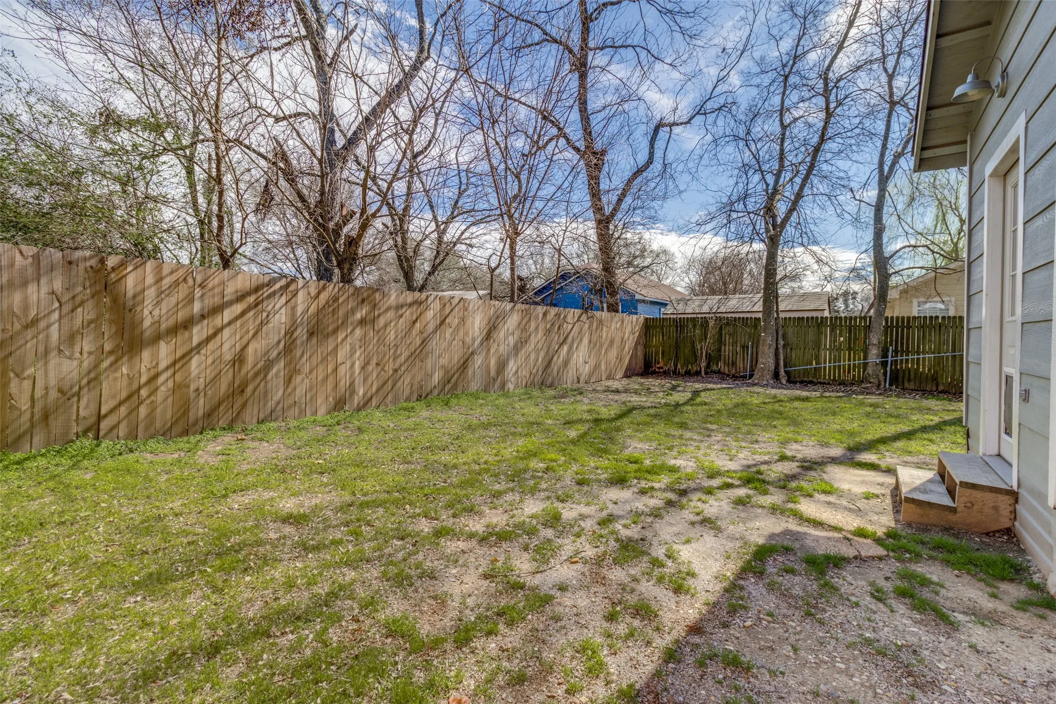 Single Family Residence For Sale in Fannin County , 1110 Chestnut Street, Bonham, Texas 75418, 3 Bedroom, 2 Bathroom, Garage spaces, 1,168 Sqft, built in 1940, mls#21290580, Real Estate Agent in Bonham, Homes For Sale in Fannin county, Homes For Sale in Bonham, Realtor in Bonham Texas, Real Estate Brokerage Independent Realty Texas, Luminita Cordes Realtor