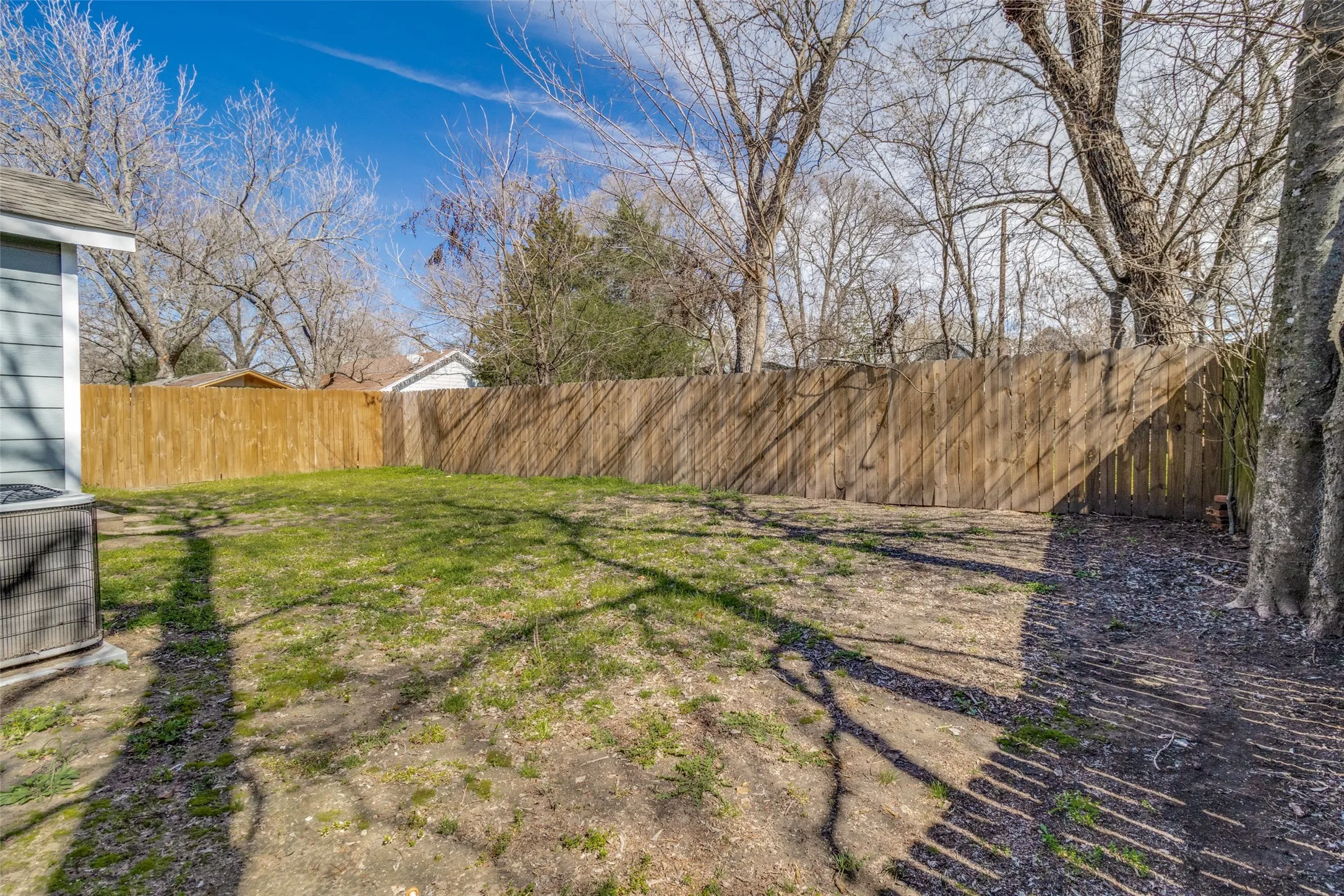 Single Family Residence For Sale in Fannin County , 1110 Chestnut Street, Bonham, Texas 75418, 3 Bedroom, 2 Bathroom, Garage spaces, 1,168 Sqft, built in 1940, mls#21290580, Real Estate Agent in Bonham, Homes For Sale in Fannin county, Homes For Sale in Bonham, Realtor in Bonham Texas, Real Estate Brokerage Independent Realty Texas, Luminita Cordes Realtor
