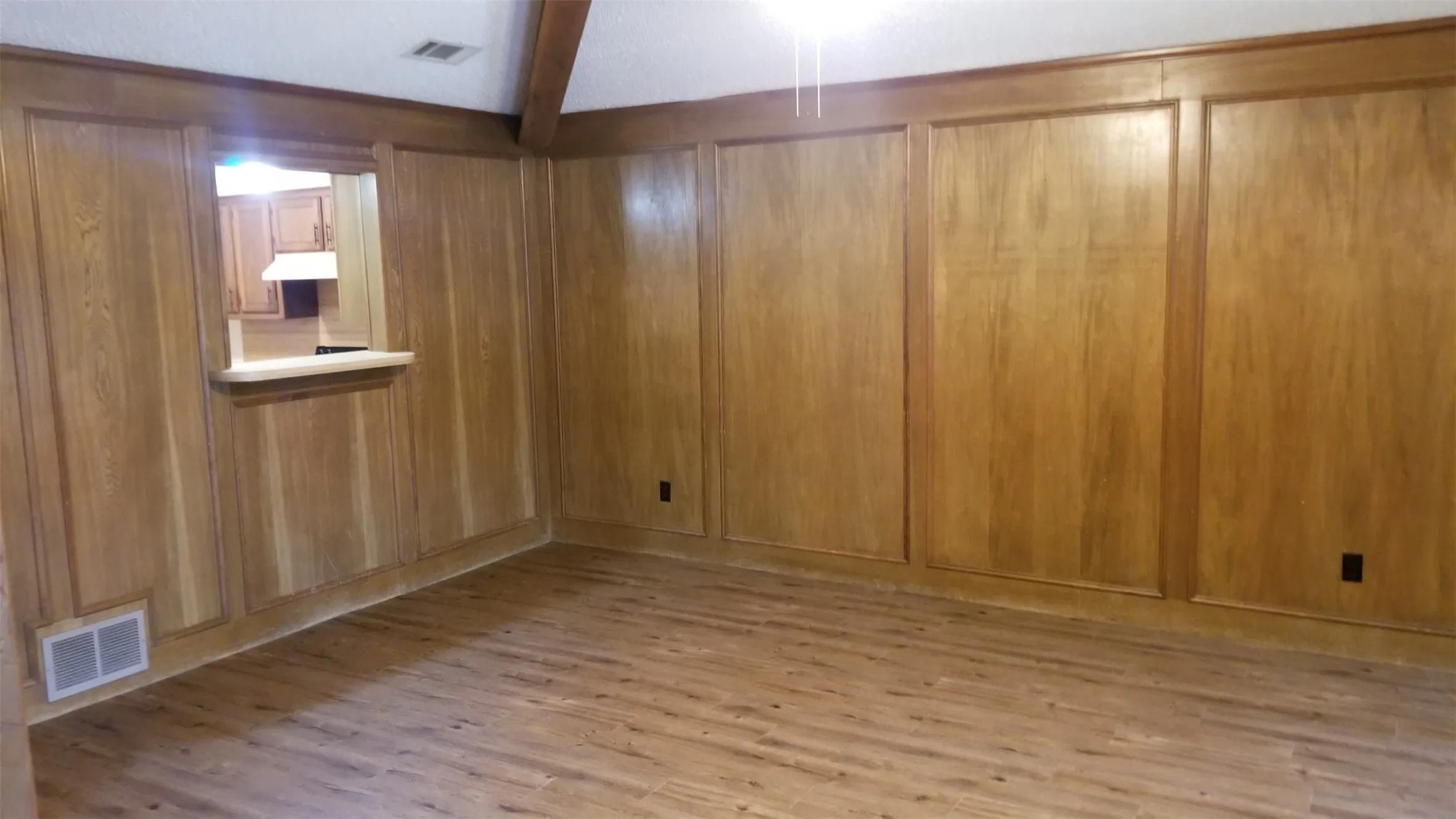 504 Living room