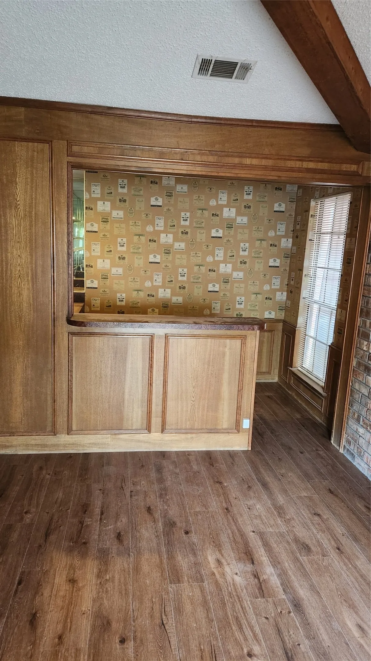 506 Wet Bar