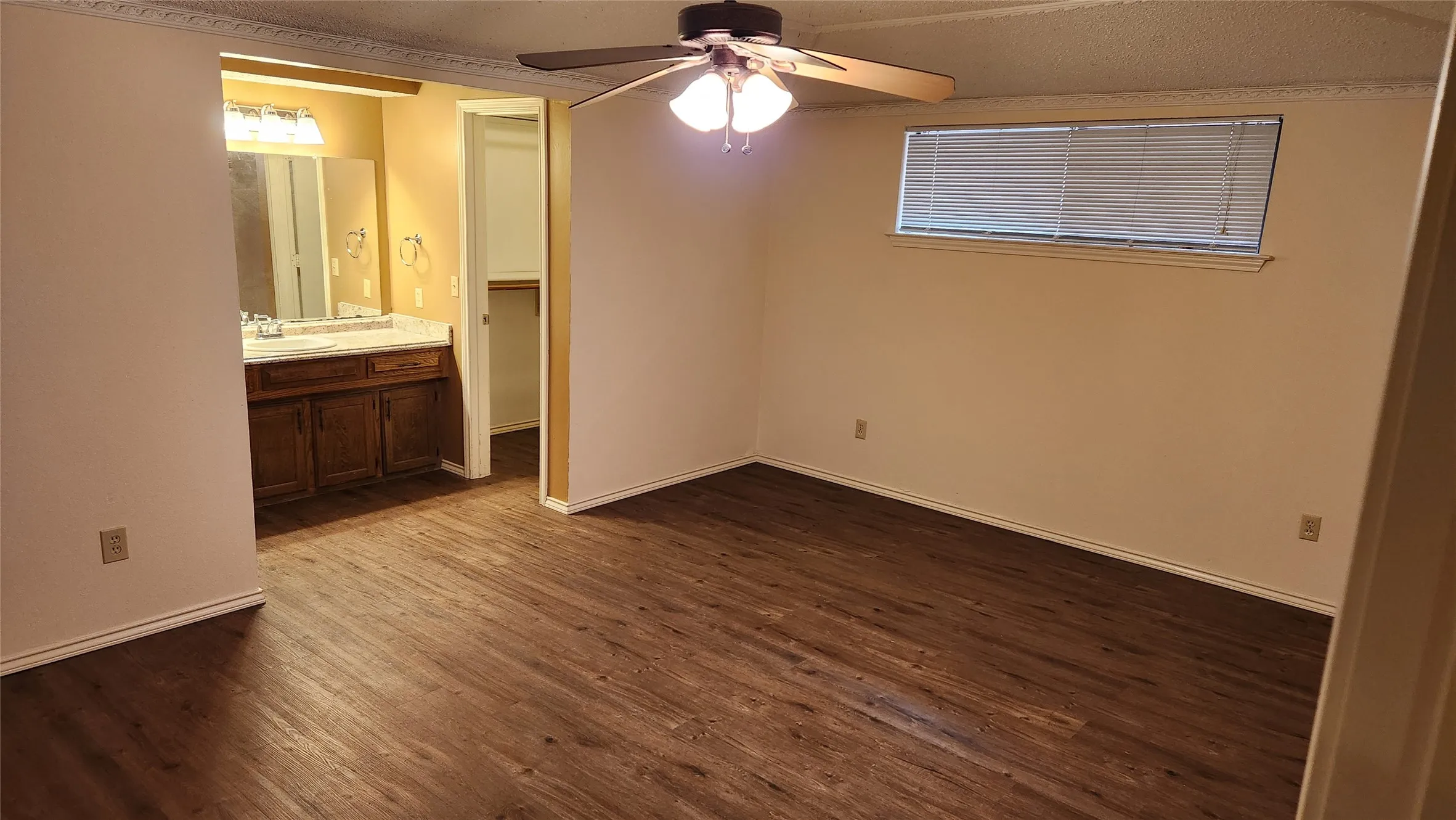 506 Primary Bedroom