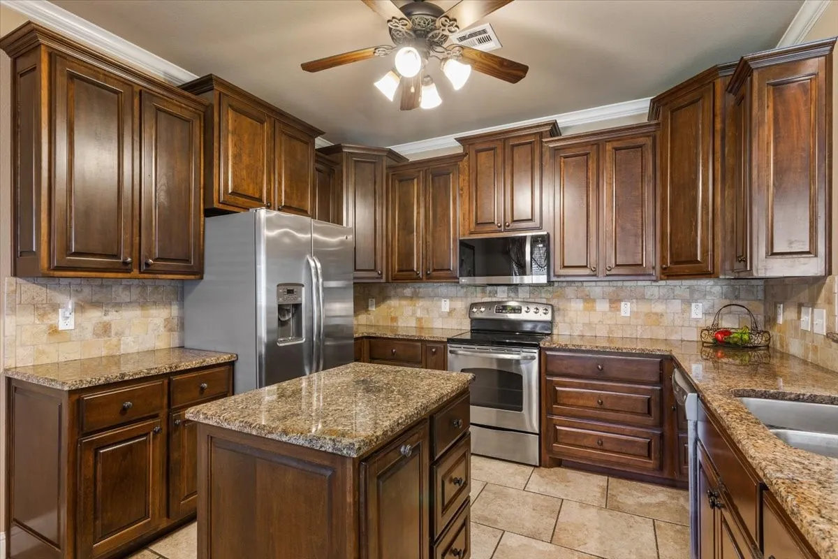 Single Family Residence For Sale in Mc Lennan County , 3005 Whistler Drive, Waco, Texas 76712, 3 Bedrooms, 2 Bathrooms, 2 Garage spaces, 1,664 Sqft, built in 2011, Price $325,000, mls#21290649, Real Estate Agent in Waco, Homes For Sale in Mc Lennan county, Homes For Sale in Waco, Realtor in Waco Texas, Real Estate Brokerage Independent Realty Texas, Luminita Cordes Realtor