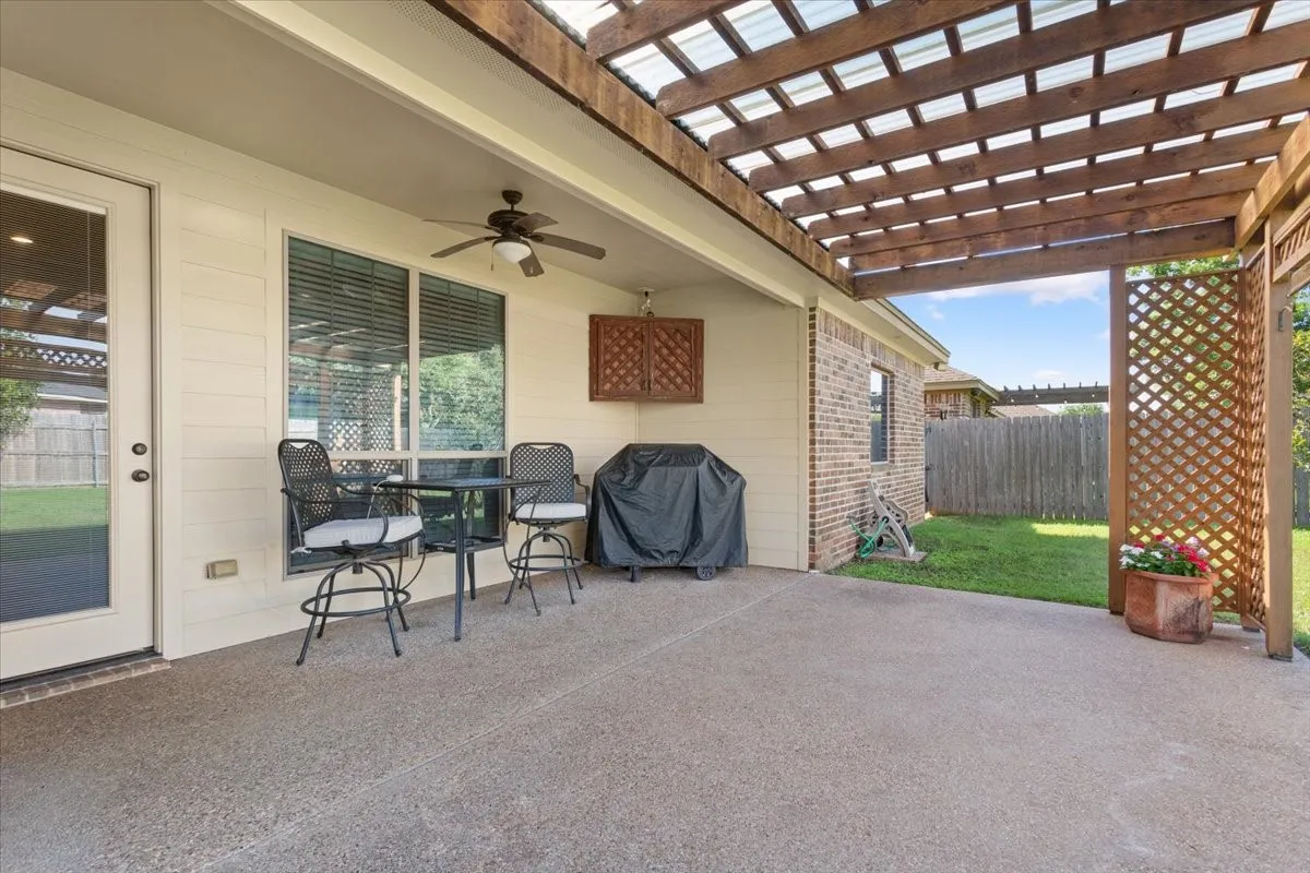 Single Family Residence For Sale in Mc Lennan County , 3005 Whistler Drive, Waco, Texas 76712, 3 Bedrooms, 2 Bathrooms, 2 Garage spaces, 1,664 Sqft, built in 2011, Price $325,000, mls#21290649, Real Estate Agent in Waco, Homes For Sale in Mc Lennan county, Homes For Sale in Waco, Realtor in Waco Texas, Real Estate Brokerage Independent Realty Texas, Luminita Cordes Realtor