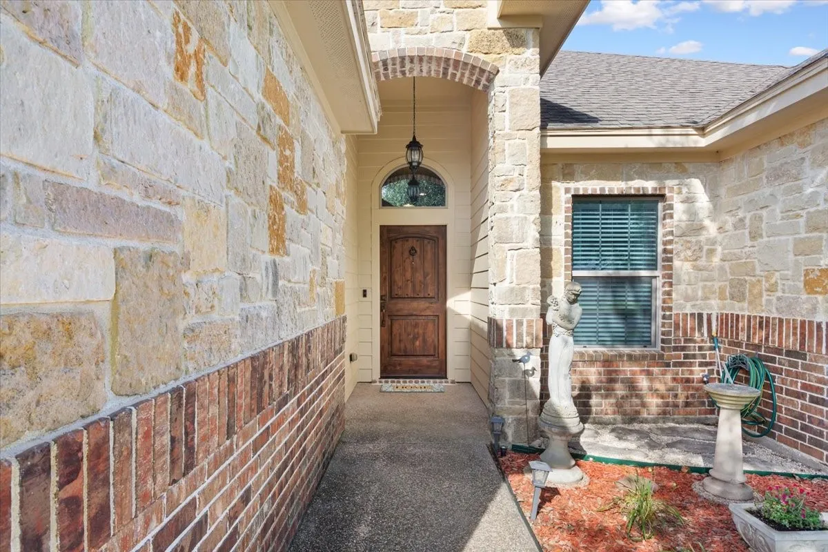 Single Family Residence For Sale in Mc Lennan County , 3005 Whistler Drive, Waco, Texas 76712, 3 Bedrooms, 2 Bathrooms, 2 Garage spaces, 1,664 Sqft, built in 2011, Price $325,000, mls#21290649, Real Estate Agent in Waco, Homes For Sale in Mc Lennan county, Homes For Sale in Waco, Realtor in Waco Texas, Real Estate Brokerage Independent Realty Texas, Luminita Cordes Realtor