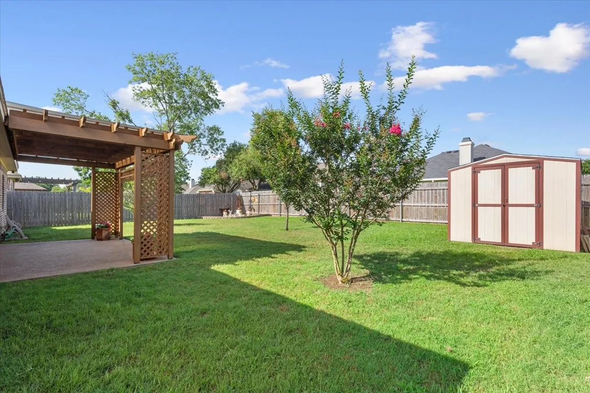 Single Family Residence For Sale in Mc Lennan County , 3005 Whistler Drive, Waco, Texas 76712, 3 Bedrooms, 2 Bathrooms, 2 Garage spaces, 1,664 Sqft, built in 2011, Price $325,000, mls#21290649, Real Estate Agent in Waco, Homes For Sale in Mc Lennan county, Homes For Sale in Waco, Realtor in Waco Texas, Real Estate Brokerage Independent Realty Texas, Luminita Cordes Realtor