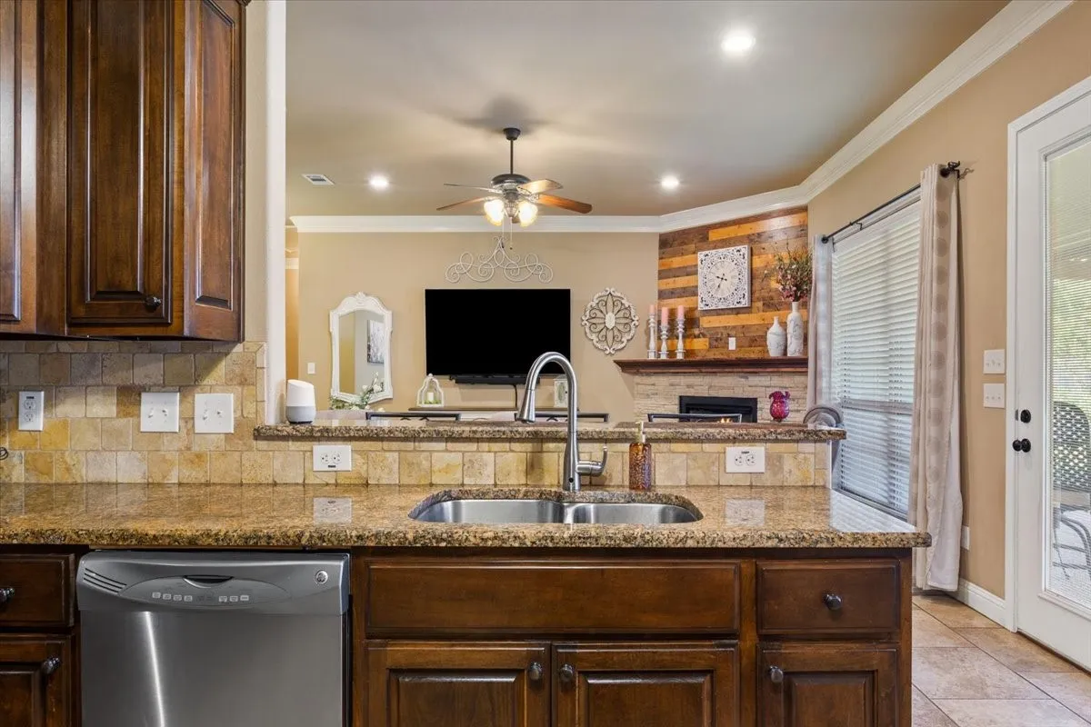 Single Family Residence For Sale in Mc Lennan County , 3005 Whistler Drive, Waco, Texas 76712, 3 Bedrooms, 2 Bathrooms, 2 Garage spaces, 1,664 Sqft, built in 2011, Price $325,000, mls#21290649, Real Estate Agent in Waco, Homes For Sale in Mc Lennan county, Homes For Sale in Waco, Realtor in Waco Texas, Real Estate Brokerage Independent Realty Texas, Luminita Cordes Realtor