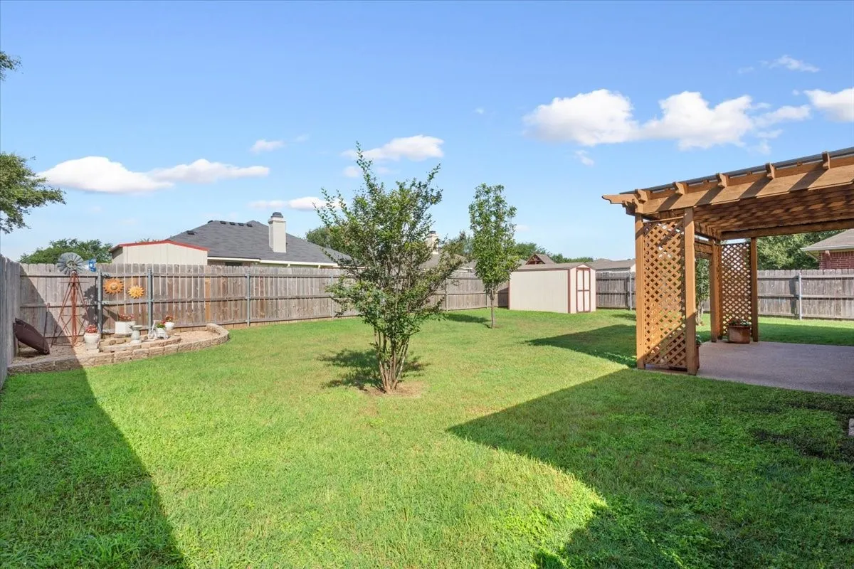Single Family Residence For Sale in Mc Lennan County , 3005 Whistler Drive, Waco, Texas 76712, 3 Bedrooms, 2 Bathrooms, 2 Garage spaces, 1,664 Sqft, built in 2011, Price $325,000, mls#21290649, Real Estate Agent in Waco, Homes For Sale in Mc Lennan county, Homes For Sale in Waco, Realtor in Waco Texas, Real Estate Brokerage Independent Realty Texas, Luminita Cordes Realtor
