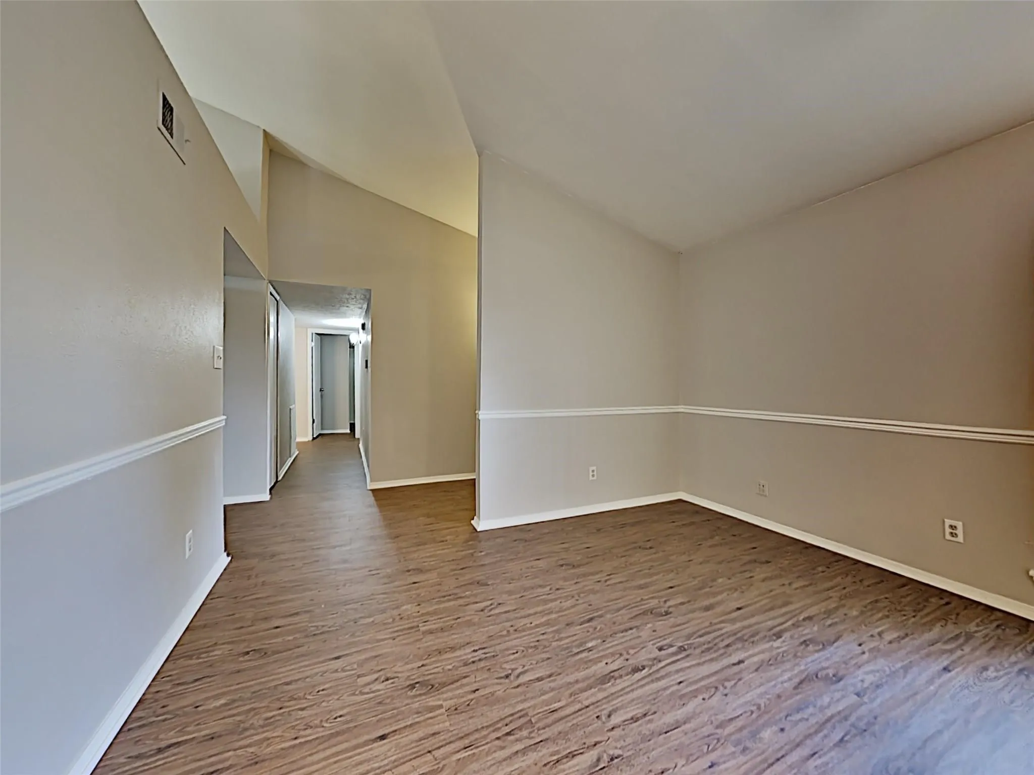 Single Family Residence For Rent in Denton County , 2821 Carnaby Lane, Flower Mound, Texas 75028, 3 Bedrooms, 2 Bathrooms, 2 Garage spaces, 1,790 Sqft, built in 1983, Price $2,395, mls#21290667, Real Estate Agent in Flower Mound, Homes For Rent in Denton county, Homes For Rent in Flower Mound, Realtor in Flower Mound Texas, Real Estate Brokerage Independent Realty Texas, Luminita Cordes Realtor