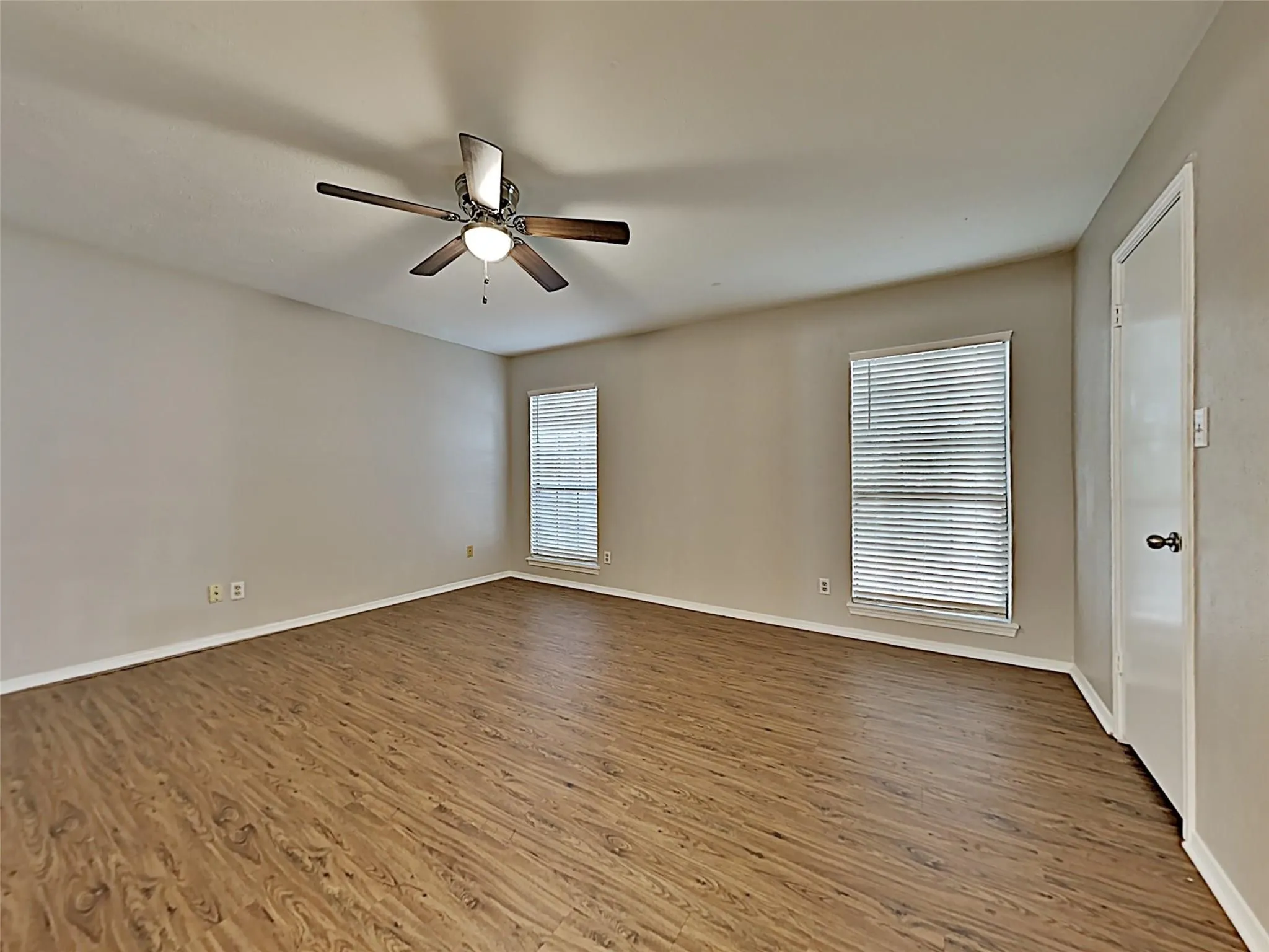 Single Family Residence For Rent in Denton County , 2821 Carnaby Lane, Flower Mound, Texas 75028, 3 Bedrooms, 2 Bathrooms, 2 Garage spaces, 1,790 Sqft, built in 1983, Price $2,395, mls#21290667, Real Estate Agent in Flower Mound, Homes For Rent in Denton county, Homes For Rent in Flower Mound, Realtor in Flower Mound Texas, Real Estate Brokerage Independent Realty Texas, Luminita Cordes Realtor