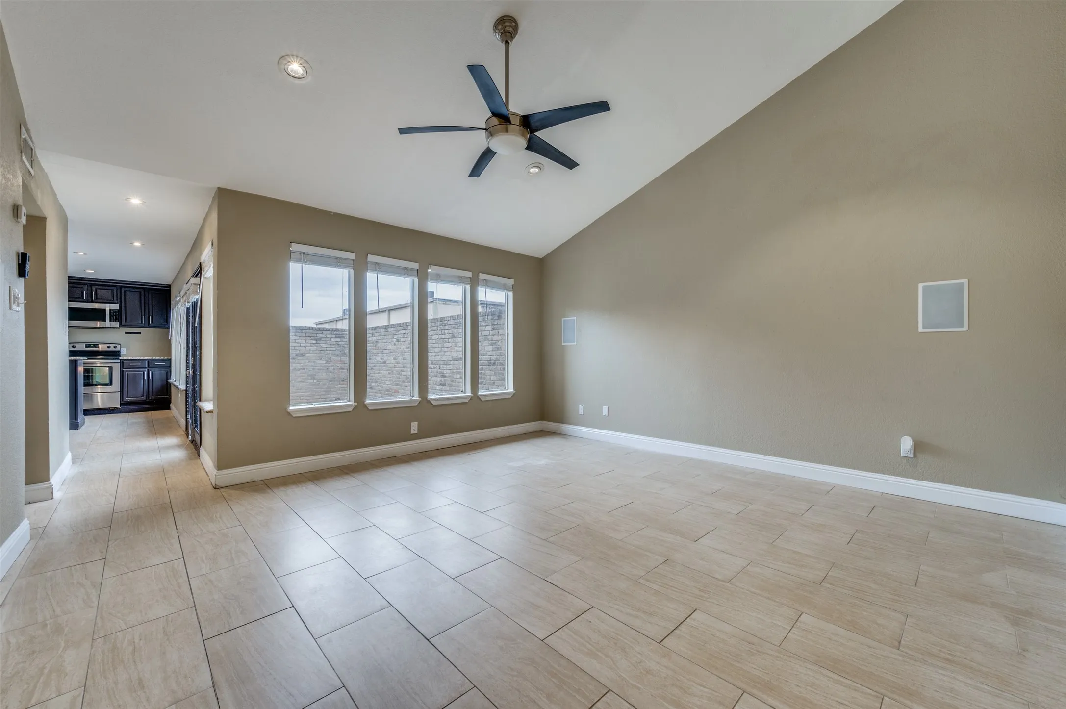 Condominium For Sale in Dallas County , 8560 Park Lane 75, Dallas, Texas 75231, 2 Bedroom, 3 Bathroom, 2 Garage spaces, 1,299 Sqft, built in 1974, mls#21290670, Real Estate Agent in Dallas, Homes For Sale in Dallas county, Homes For Sale in Dallas, Realtor in Dallas Texas, Real Estate Brokerage Independent Realty Texas, Luminita Cordes Realtor