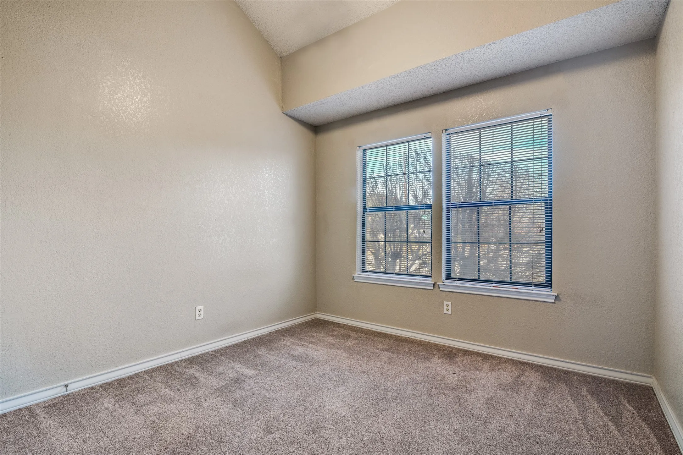 Duplex For Rent in Dallas County , 4803 Clover Haven Street, Dallas, Texas 75227, 3 Bedrooms, 2 Bathrooms, 2 Garage spaces, 1,151 Sqft, built in 1986, Price $1,805, mls#21290703, Real Estate Agent in Dallas, Homes For Rent in Dallas county, Homes For Rent in Dallas, Realtor in Dallas Texas, Real Estate Brokerage Independent Realty Texas, Luminita Cordes Realtor