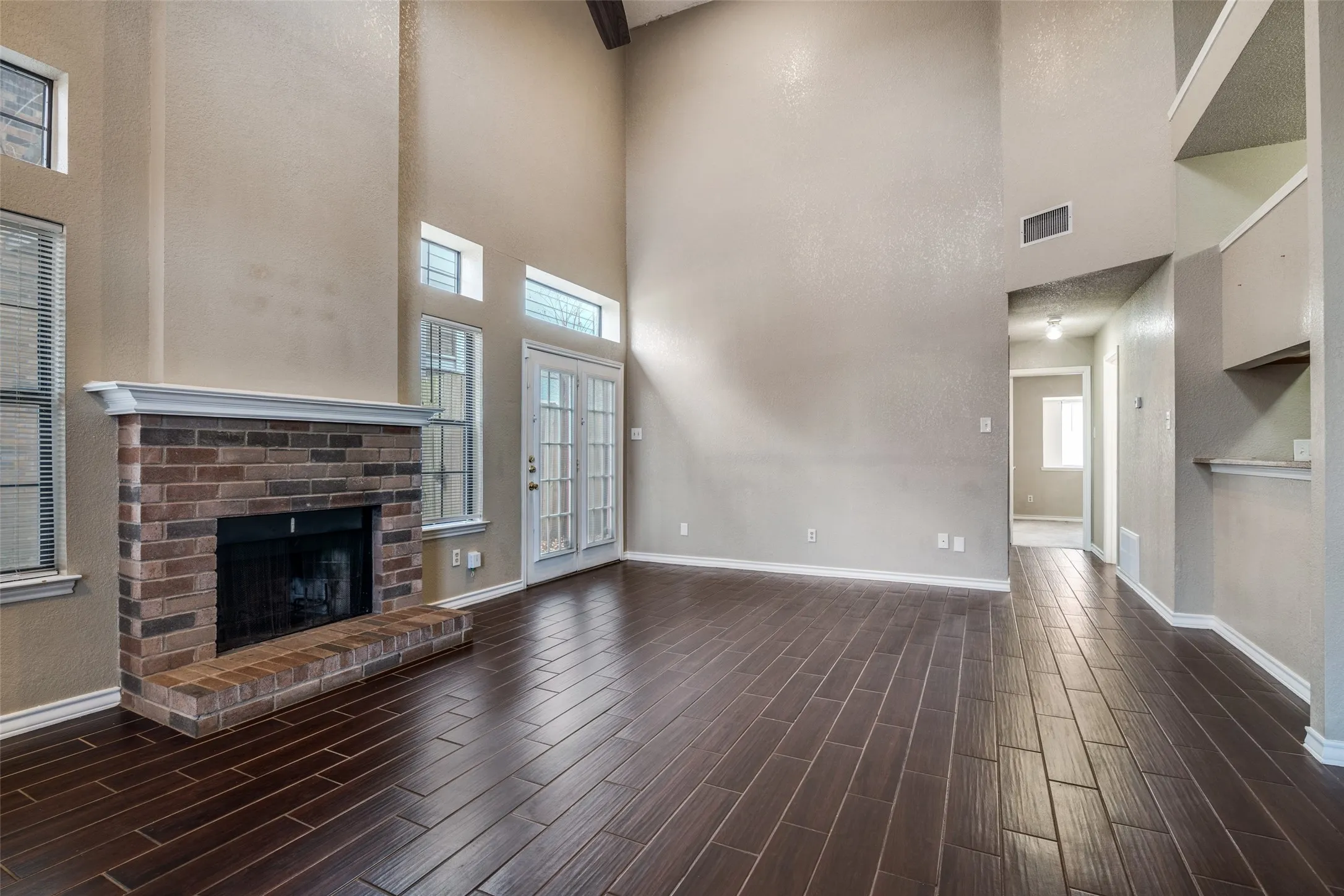 Duplex For Rent in Dallas County , 4803 Clover Haven Street, Dallas, Texas 75227, 3 Bedrooms, 2 Bathrooms, 2 Garage spaces, 1,151 Sqft, built in 1986, Price $1,805, mls#21290703, Real Estate Agent in Dallas, Homes For Rent in Dallas county, Homes For Rent in Dallas, Realtor in Dallas Texas, Real Estate Brokerage Independent Realty Texas, Luminita Cordes Realtor
