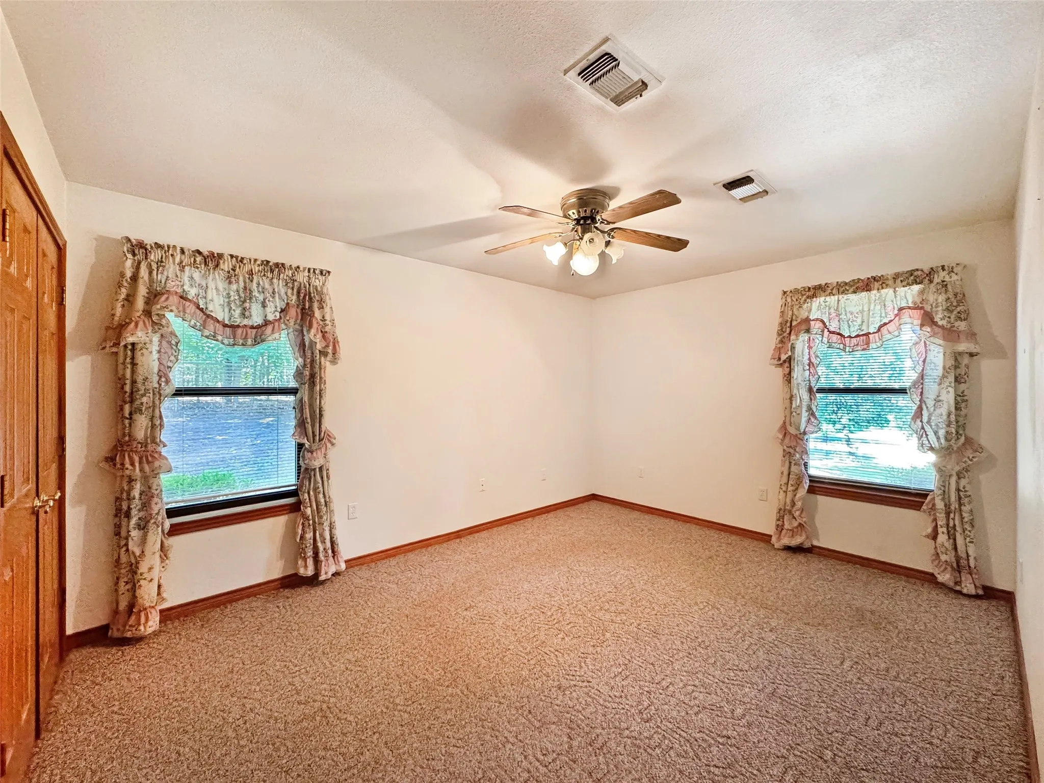Single Family Residence For Sale in Lamar County , 3870 County Road 45080, Arthur City, Texas 75411, 3 Bedroom, 3 Bathroom, 2 Garage spaces, 1,600 Sqft, built in 2000, mls#21288665, Real Estate Agent in Arthur City, Homes For Sale in Lamar county, Homes For Sale in Arthur City, Realtor in Arthur City Texas, Real Estate Brokerage Independent Realty Texas, Luminita Cordes Realtor