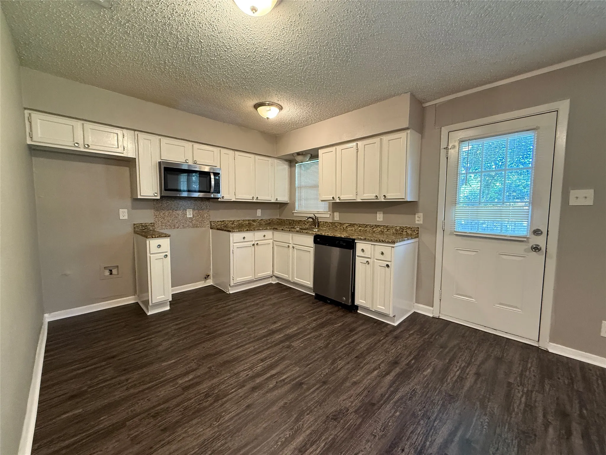 Single Family Residence For Rent in Dallas County , 303 Ridgefield Circle, Mesquite, Texas 75149, 3 Bedroom, 1 Bathroom, 1 Garage spaces, 1,021 Sqft, built in 1956, mls#21290711, Real Estate Agent in Mesquite, Homes For Rent in Dallas county, Homes For Rent in Mesquite, Realtor in Mesquite Texas, Real Estate Brokerage Independent Realty Texas, Luminita Cordes Realtor
