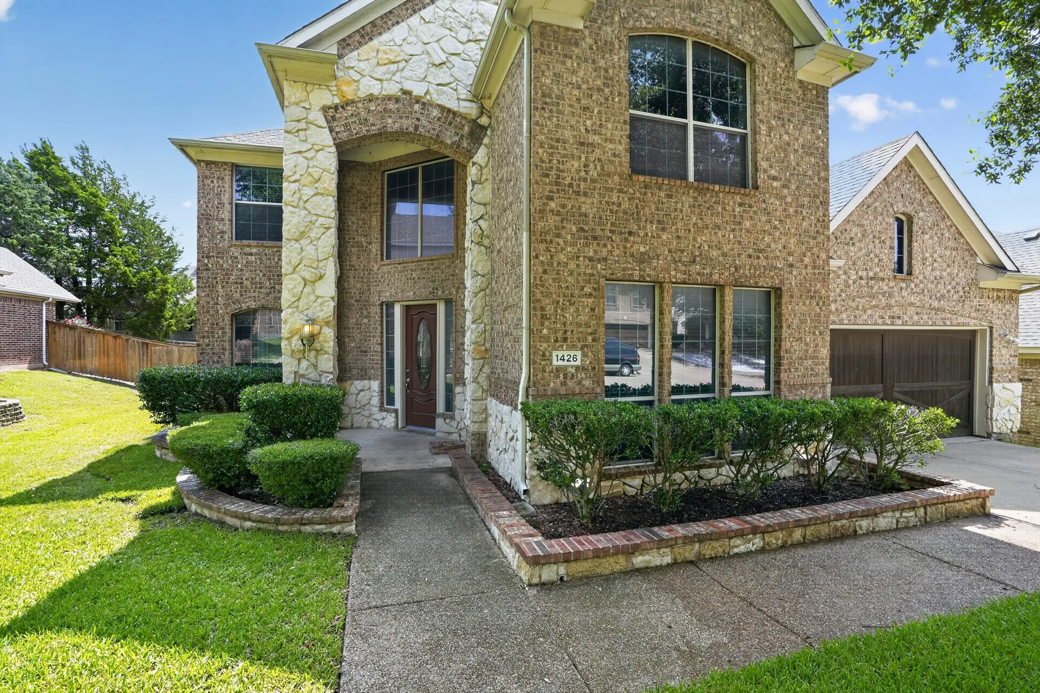 Single Family Residence For Sale in Dallas County , 1426 Levee Lane, Cedar Hill, Texas 75104, 4 Bedroom, 4 Bathroom, 2 Garage spaces, 3,558 Sqft, built in 2005, mls#21285563, Real Estate Agent in Cedar Hill, Homes For Sale in Dallas county, Homes For Sale in Cedar Hill, Realtor in Cedar Hill Texas, Real Estate Brokerage Independent Realty Texas, Luminita Cordes Realtor