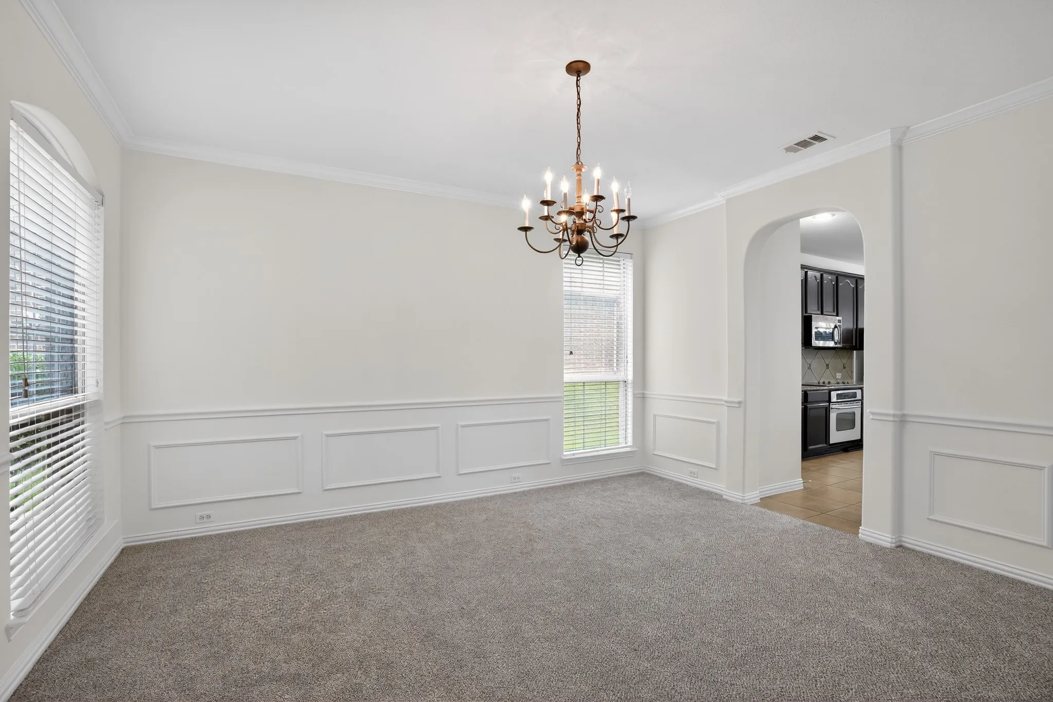 Single Family Residence For Sale in Dallas County , 1426 Levee Lane, Cedar Hill, Texas 75104, 4 Bedroom, 4 Bathroom, 2 Garage spaces, 3,558 Sqft, built in 2005, mls#21285563, Real Estate Agent in Cedar Hill, Homes For Sale in Dallas county, Homes For Sale in Cedar Hill, Realtor in Cedar Hill Texas, Real Estate Brokerage Independent Realty Texas, Luminita Cordes Realtor