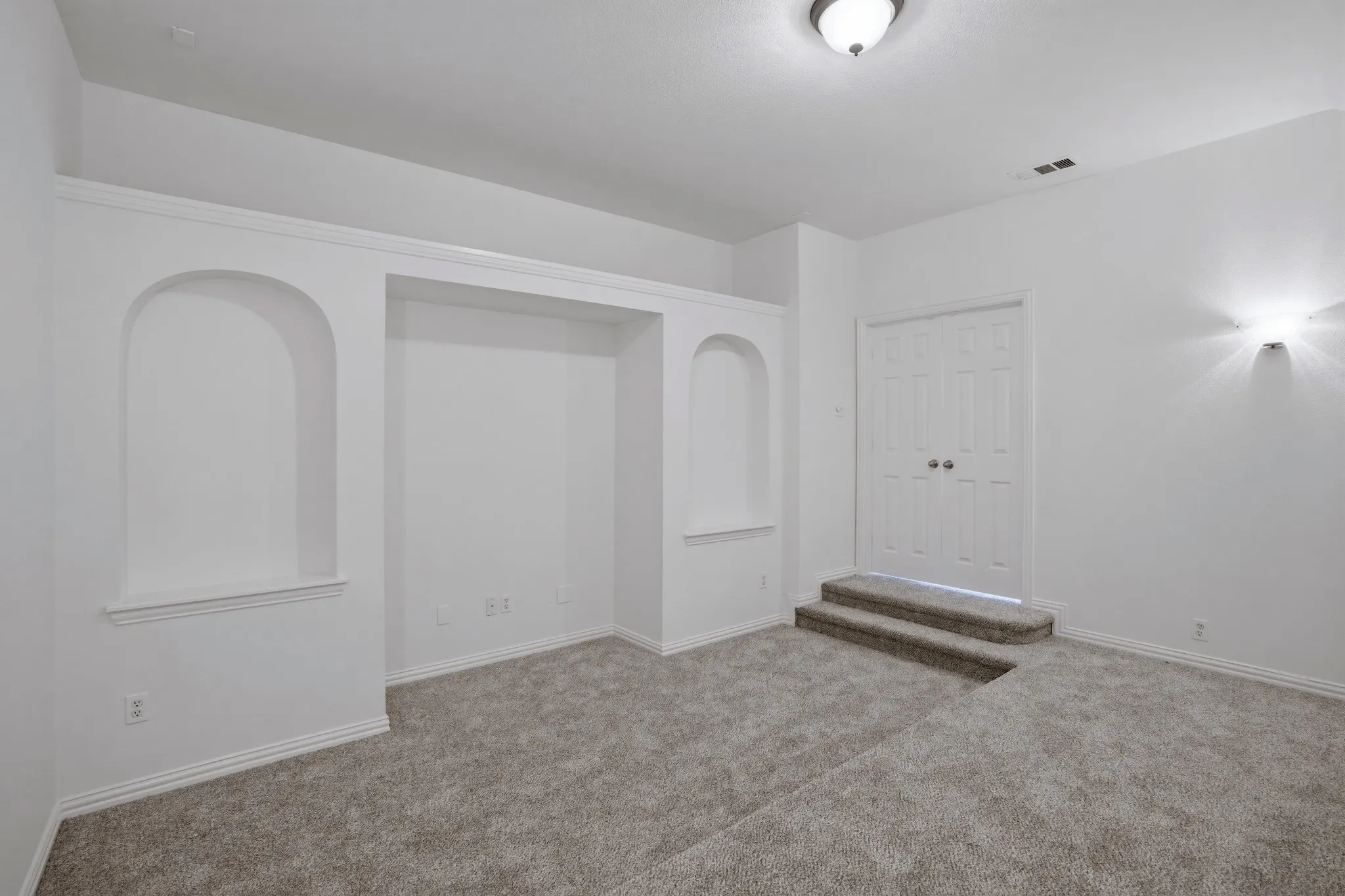 Single Family Residence For Sale in Dallas County , 1426 Levee Lane, Cedar Hill, Texas 75104, 4 Bedroom, 4 Bathroom, 2 Garage spaces, 3,558 Sqft, built in 2005, mls#21285563, Real Estate Agent in Cedar Hill, Homes For Sale in Dallas county, Homes For Sale in Cedar Hill, Realtor in Cedar Hill Texas, Real Estate Brokerage Independent Realty Texas, Luminita Cordes Realtor