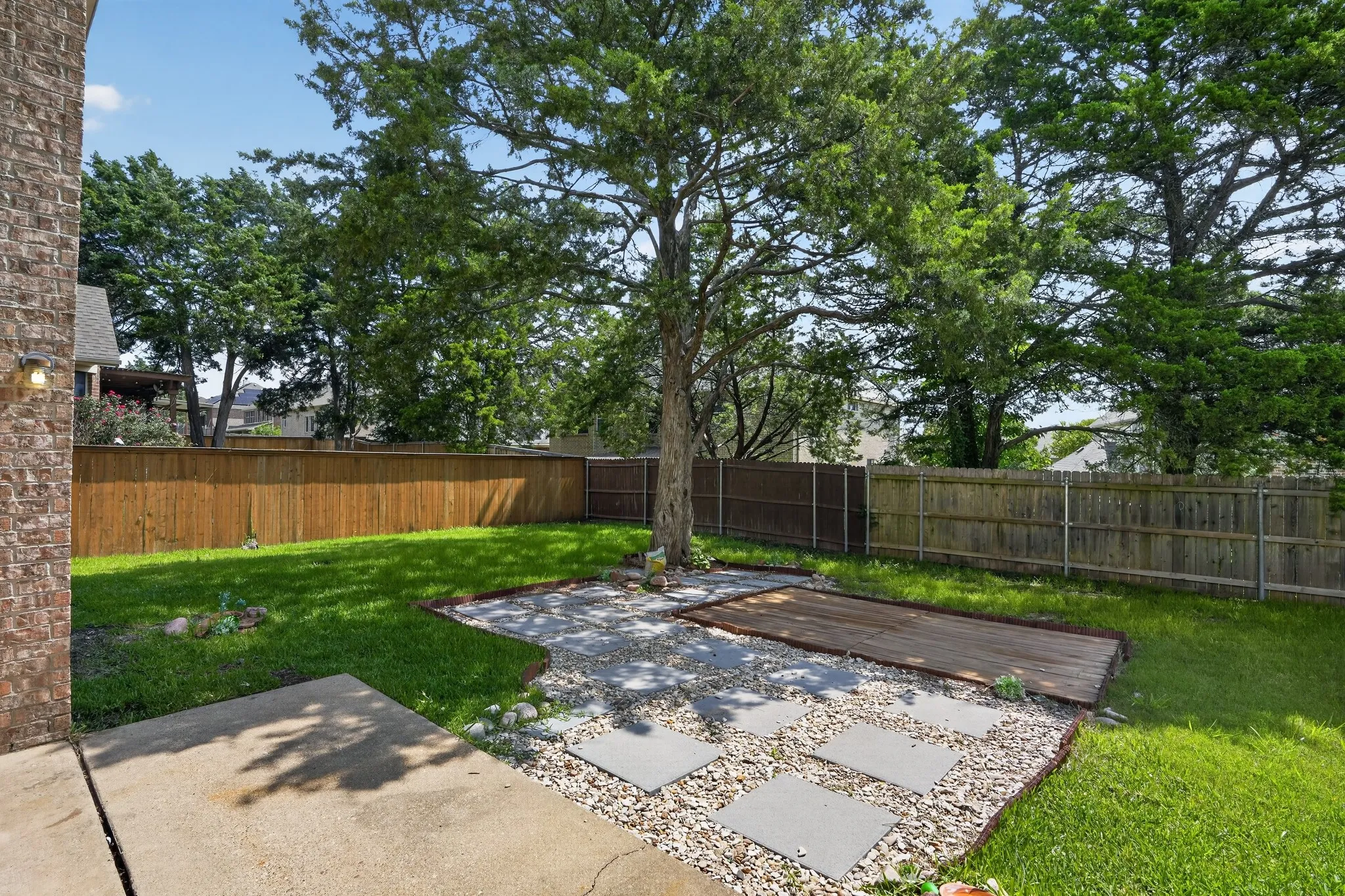 Single Family Residence For Sale in Dallas County , 1426 Levee Lane, Cedar Hill, Texas 75104, 4 Bedroom, 4 Bathroom, 2 Garage spaces, 3,558 Sqft, built in 2005, mls#21285563, Real Estate Agent in Cedar Hill, Homes For Sale in Dallas county, Homes For Sale in Cedar Hill, Realtor in Cedar Hill Texas, Real Estate Brokerage Independent Realty Texas, Luminita Cordes Realtor
