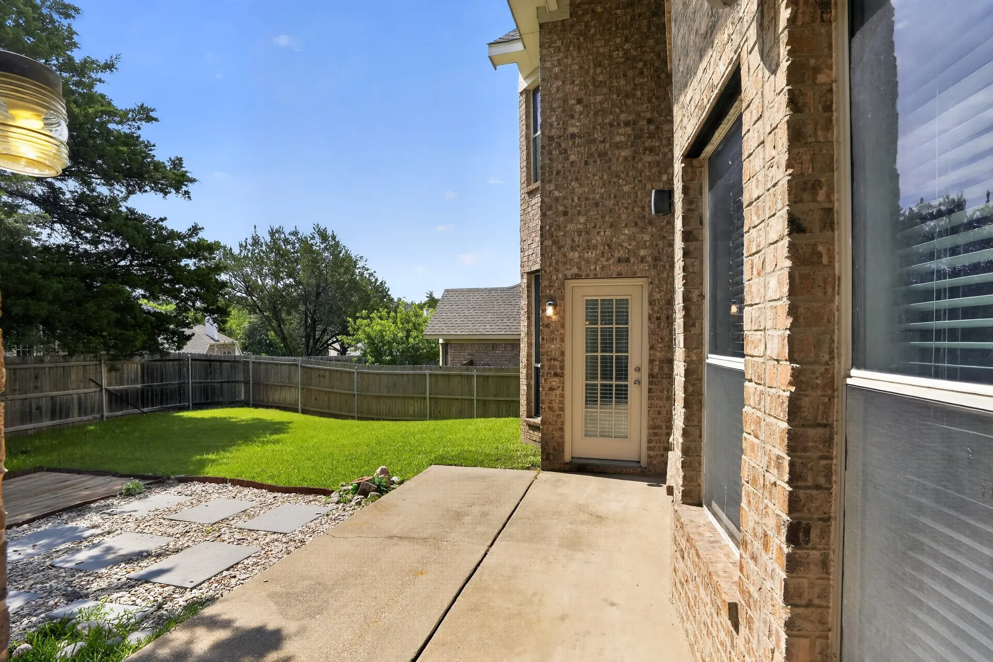 Single Family Residence For Sale in Dallas County , 1426 Levee Lane, Cedar Hill, Texas 75104, 4 Bedroom, 4 Bathroom, 2 Garage spaces, 3,558 Sqft, built in 2005, mls#21285563, Real Estate Agent in Cedar Hill, Homes For Sale in Dallas county, Homes For Sale in Cedar Hill, Realtor in Cedar Hill Texas, Real Estate Brokerage Independent Realty Texas, Luminita Cordes Realtor