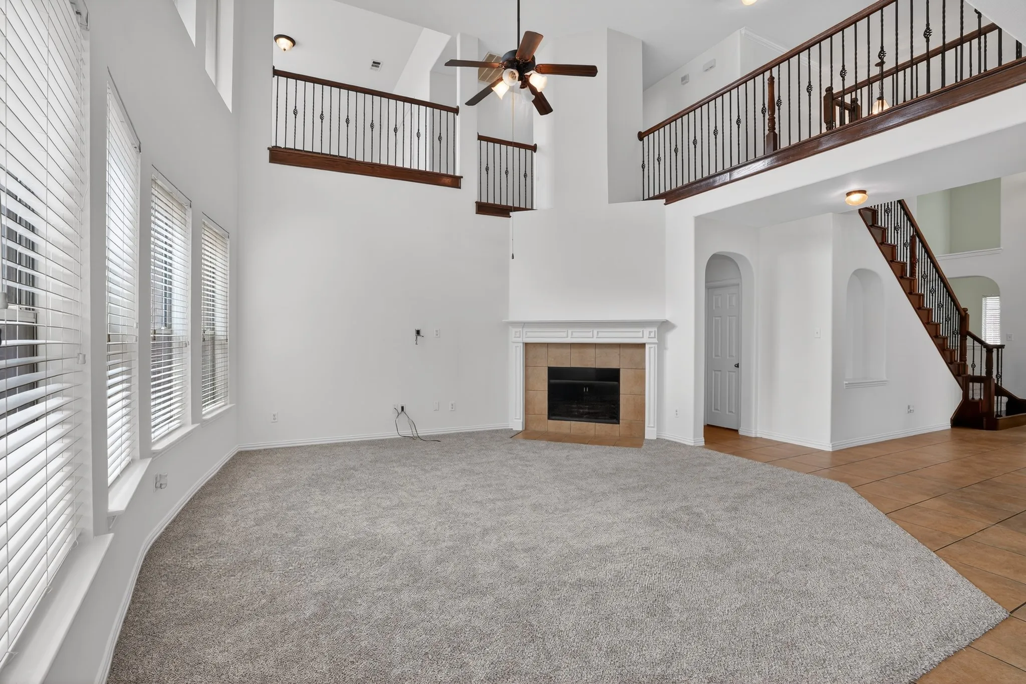 Single Family Residence For Sale in Dallas County , 1426 Levee Lane, Cedar Hill, Texas 75104, 4 Bedroom, 4 Bathroom, 2 Garage spaces, 3,558 Sqft, built in 2005, mls#21285563, Real Estate Agent in Cedar Hill, Homes For Sale in Dallas county, Homes For Sale in Cedar Hill, Realtor in Cedar Hill Texas, Real Estate Brokerage Independent Realty Texas, Luminita Cordes Realtor