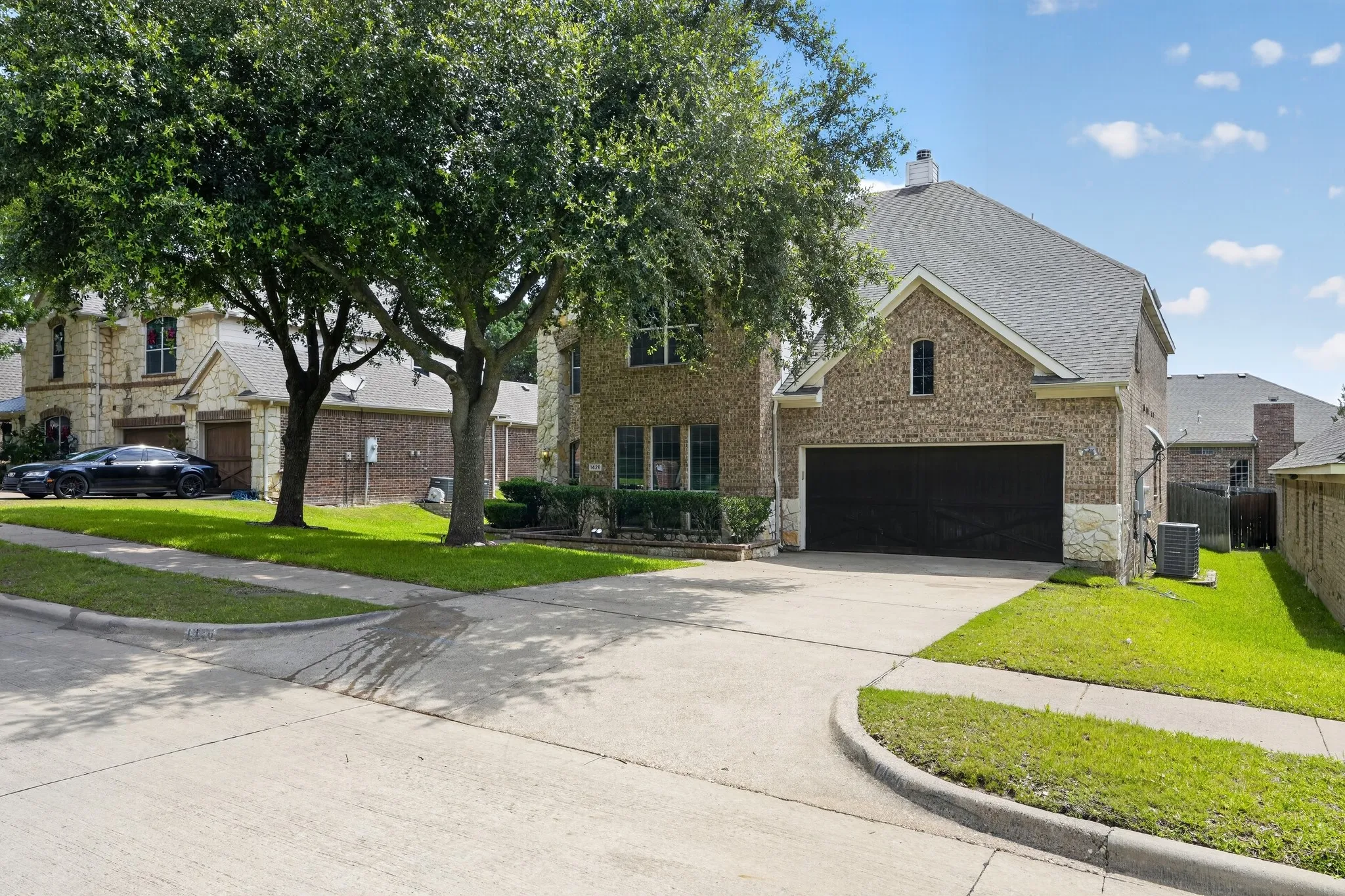Single Family Residence For Sale in Dallas County , 1426 Levee Lane, Cedar Hill, Texas 75104, 4 Bedroom, 4 Bathroom, 2 Garage spaces, 3,558 Sqft, built in 2005, mls#21285563, Real Estate Agent in Cedar Hill, Homes For Sale in Dallas county, Homes For Sale in Cedar Hill, Realtor in Cedar Hill Texas, Real Estate Brokerage Independent Realty Texas, Luminita Cordes Realtor