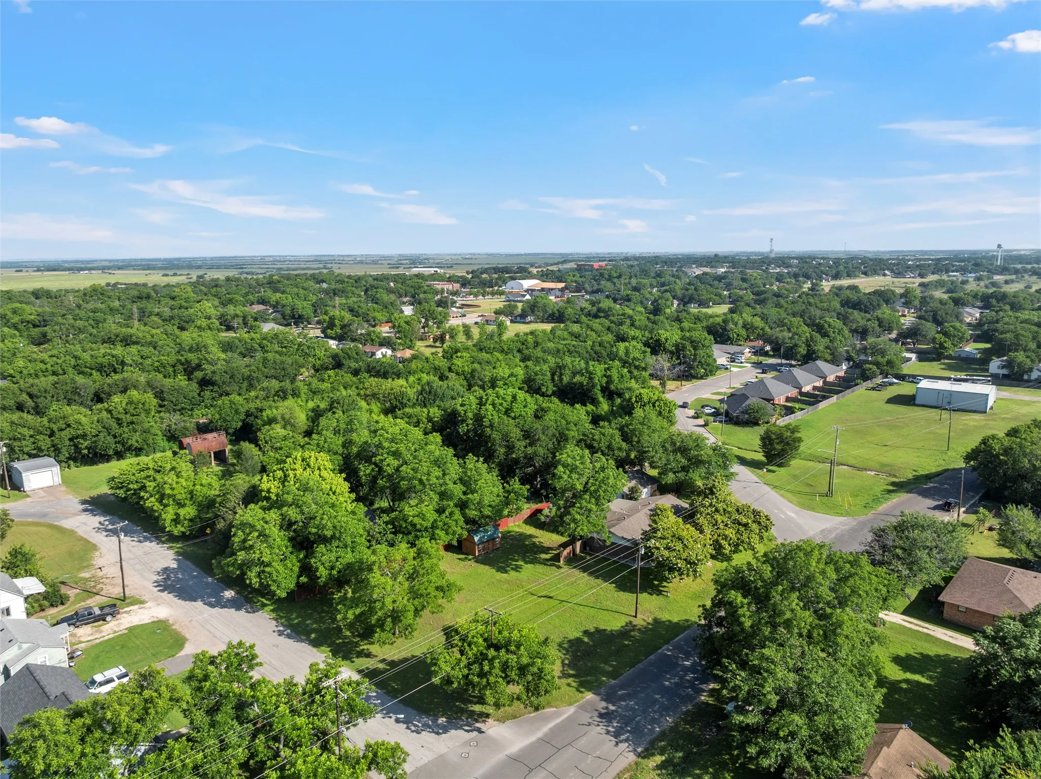Single Family Residence For Sale in Mc Lennan County , 605 N Roberts Street, West, Texas 76691, 3 Bedroom, 2 Bathroom, 2 Garage spaces, 2,631 Sqft, built in 1966, mls#21288940, Real Estate Agent in West, Homes For Sale in Mc Lennan county, Homes For Sale in West, Realtor in West Texas, Real Estate Brokerage Independent Realty Texas, Luminita Cordes Realtor