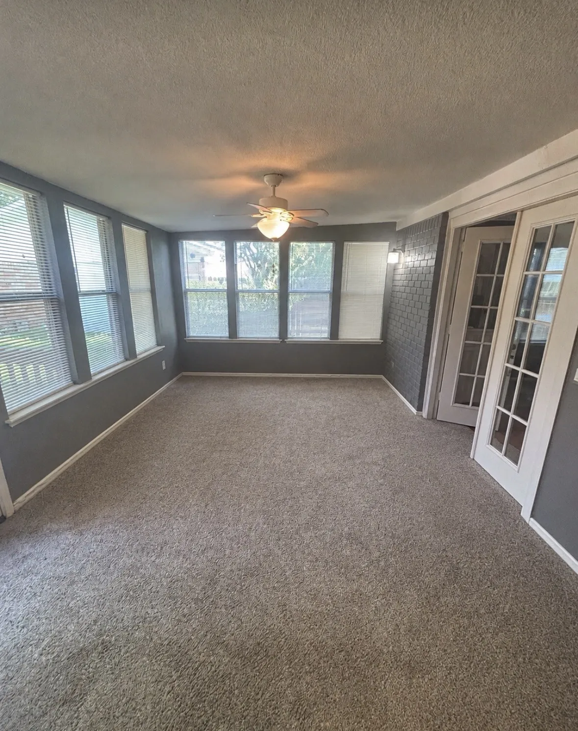 Single Family Residence For Sale in Mc Lennan County , 605 N Roberts Street, West, Texas 76691, 3 Bedroom, 2 Bathroom, 2 Garage spaces, 2,631 Sqft, built in 1966, mls#21288940, Real Estate Agent in West, Homes For Sale in Mc Lennan county, Homes For Sale in West, Realtor in West Texas, Real Estate Brokerage Independent Realty Texas, Luminita Cordes Realtor