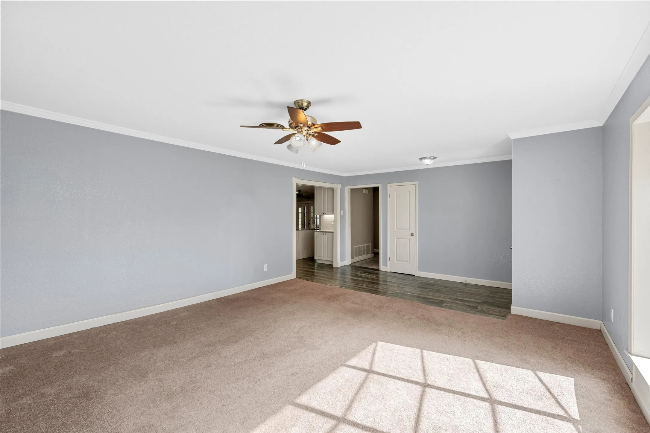 Single Family Residence For Sale in Mc Lennan County , 605 N Roberts Street, West, Texas 76691, 3 Bedroom, 2 Bathroom, 2 Garage spaces, 2,631 Sqft, built in 1966, mls#21288940, Real Estate Agent in West, Homes For Sale in Mc Lennan county, Homes For Sale in West, Realtor in West Texas, Real Estate Brokerage Independent Realty Texas, Luminita Cordes Realtor