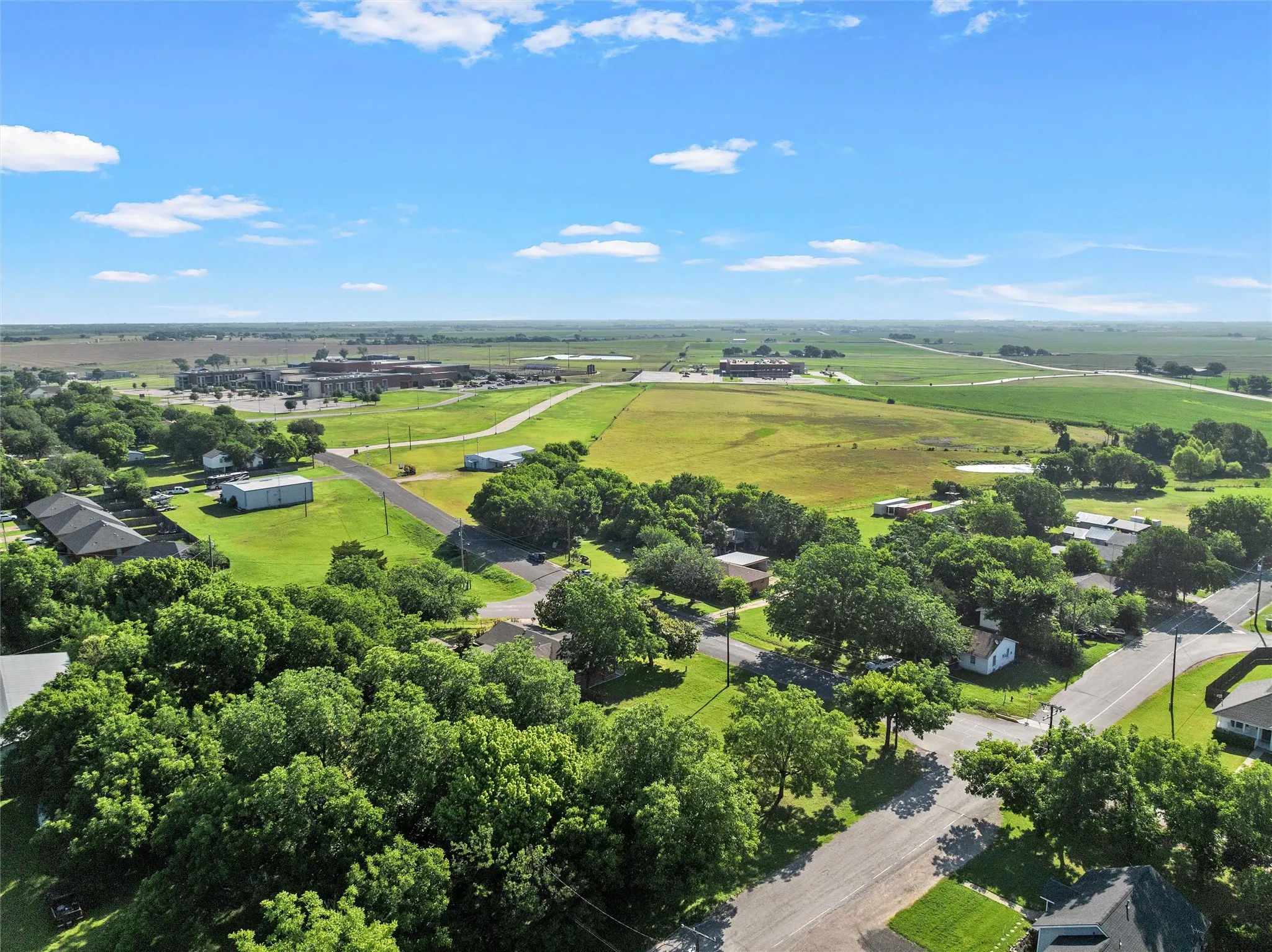 Single Family Residence For Sale in Mc Lennan County , 605 N Roberts Street, West, Texas 76691, 3 Bedroom, 2 Bathroom, 2 Garage spaces, 2,631 Sqft, built in 1966, mls#21288940, Real Estate Agent in West, Homes For Sale in Mc Lennan county, Homes For Sale in West, Realtor in West Texas, Real Estate Brokerage Independent Realty Texas, Luminita Cordes Realtor