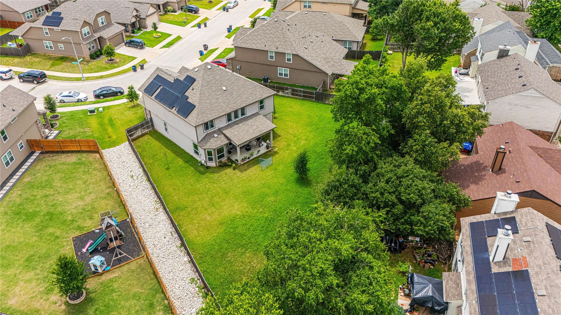 Single Family Residence For Sale in Tarrant County , 7901 Sycamore Brook Drive, Fort Worth, Texas 76123, 4 Bedroom, 4 Bathroom, 2 Garage spaces, 2,799 Sqft, built in 2022, mls#21288213, Real Estate Agent in Fort Worth, Homes For Sale in Tarrant county, Homes For Sale in Fort Worth, Realtor in Fort Worth Texas, Real Estate Brokerage Independent Realty Texas, Luminita Cordes Realtor