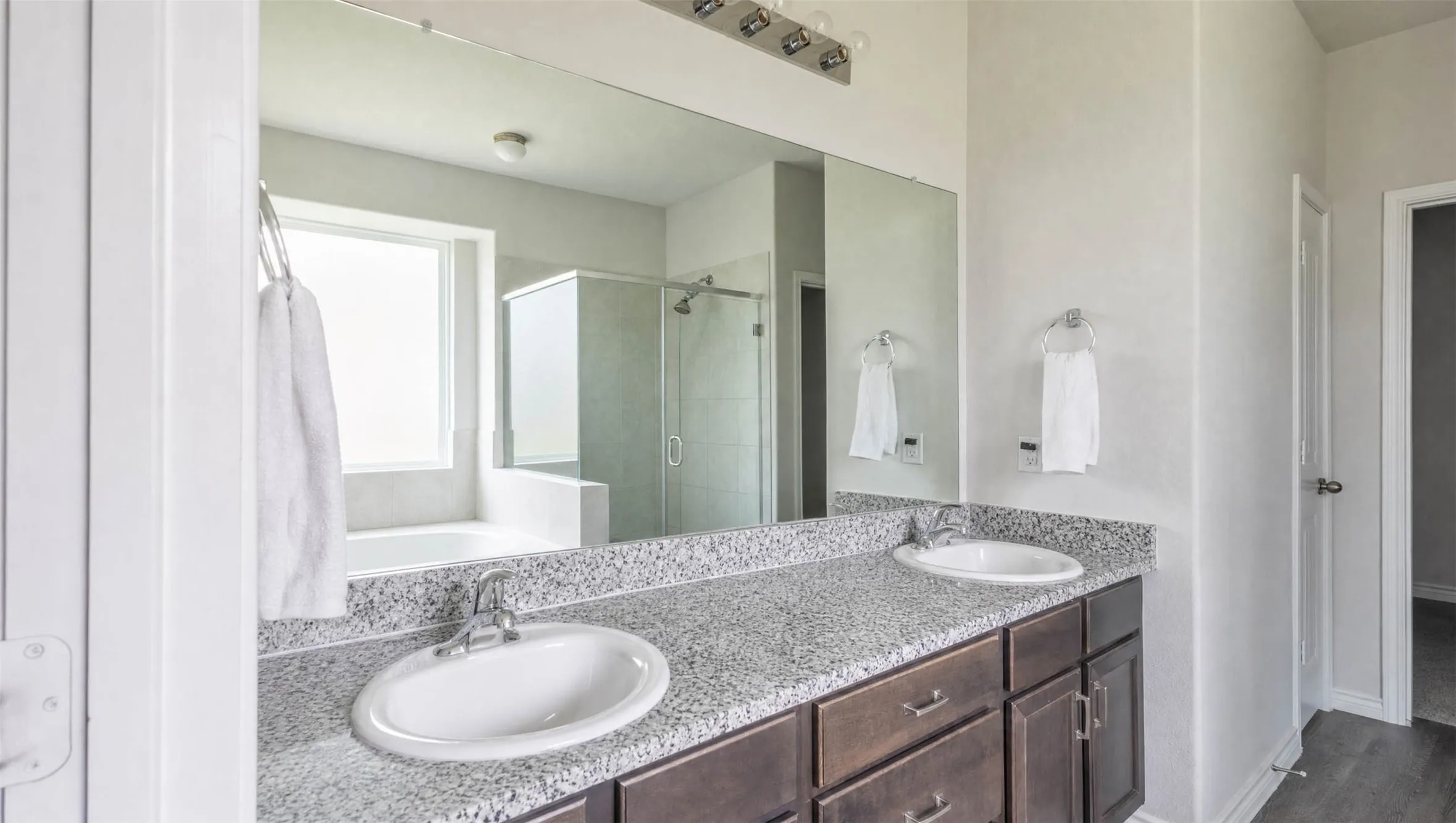 Single Family Residence For Sale in Tarrant County , 7901 Sycamore Brook Drive, Fort Worth, Texas 76123, 4 Bedroom, 4 Bathroom, 2 Garage spaces, 2,799 Sqft, built in 2022, mls#21288213, Real Estate Agent in Fort Worth, Homes For Sale in Tarrant county, Homes For Sale in Fort Worth, Realtor in Fort Worth Texas, Real Estate Brokerage Independent Realty Texas, Luminita Cordes Realtor