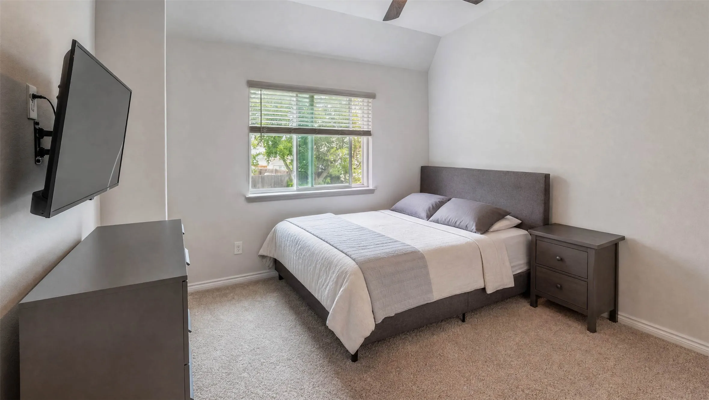 Single Family Residence For Sale in Tarrant County , 7901 Sycamore Brook Drive, Fort Worth, Texas 76123, 4 Bedroom, 4 Bathroom, 2 Garage spaces, 2,799 Sqft, built in 2022, mls#21288213, Real Estate Agent in Fort Worth, Homes For Sale in Tarrant county, Homes For Sale in Fort Worth, Realtor in Fort Worth Texas, Real Estate Brokerage Independent Realty Texas, Luminita Cordes Realtor
