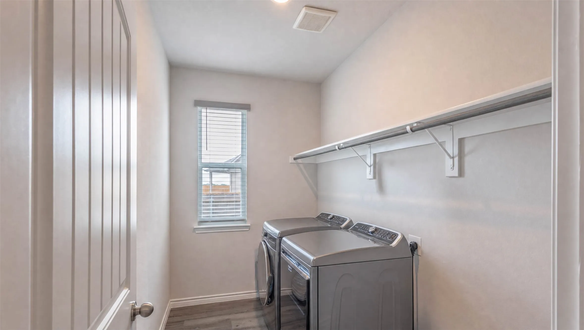 Single Family Residence For Sale in Tarrant County , 7901 Sycamore Brook Drive, Fort Worth, Texas 76123, 4 Bedroom, 4 Bathroom, 2 Garage spaces, 2,799 Sqft, built in 2022, mls#21288213, Real Estate Agent in Fort Worth, Homes For Sale in Tarrant county, Homes For Sale in Fort Worth, Realtor in Fort Worth Texas, Real Estate Brokerage Independent Realty Texas, Luminita Cordes Realtor
