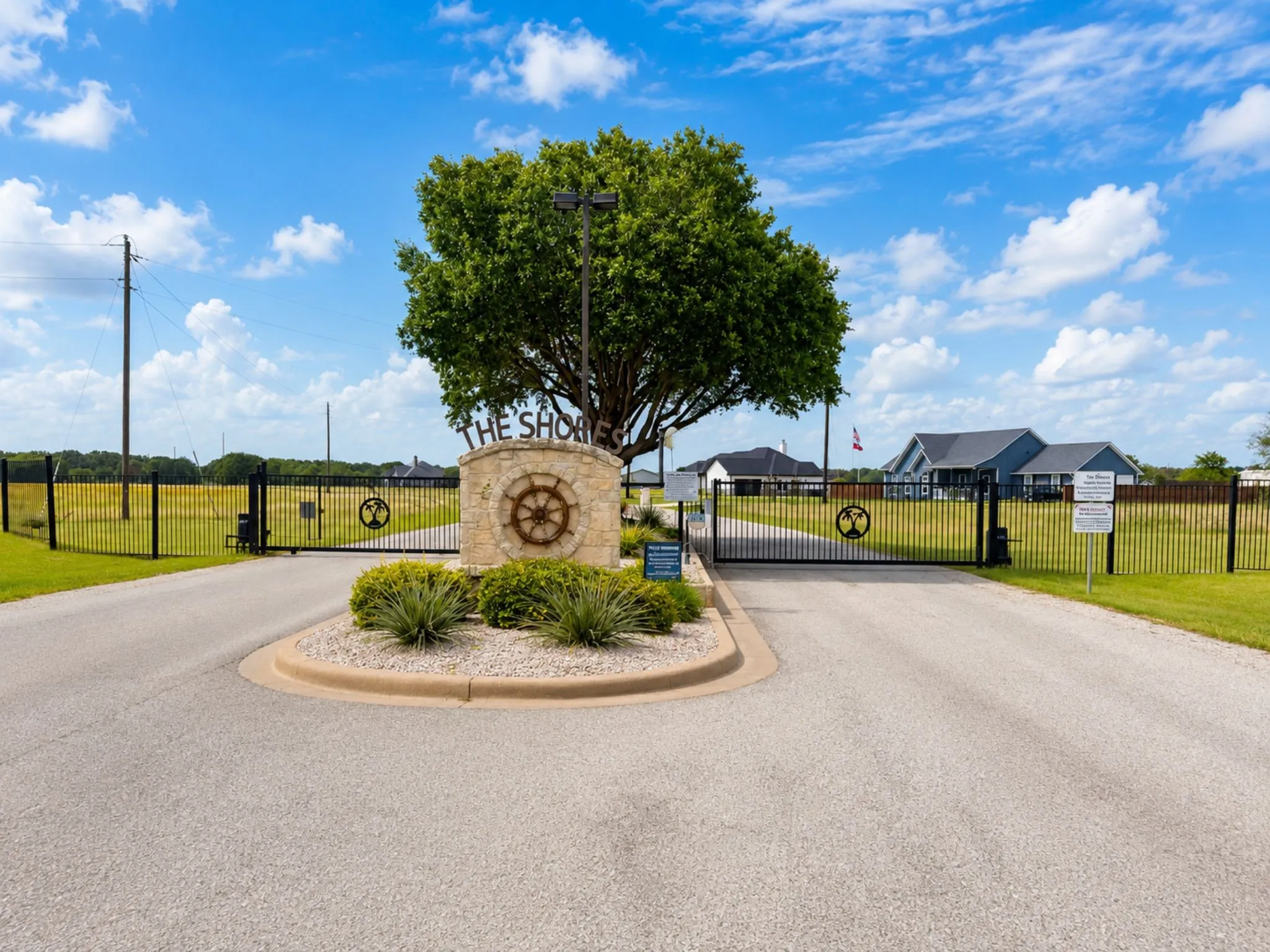 THE SHORES GATED ENTRANCE