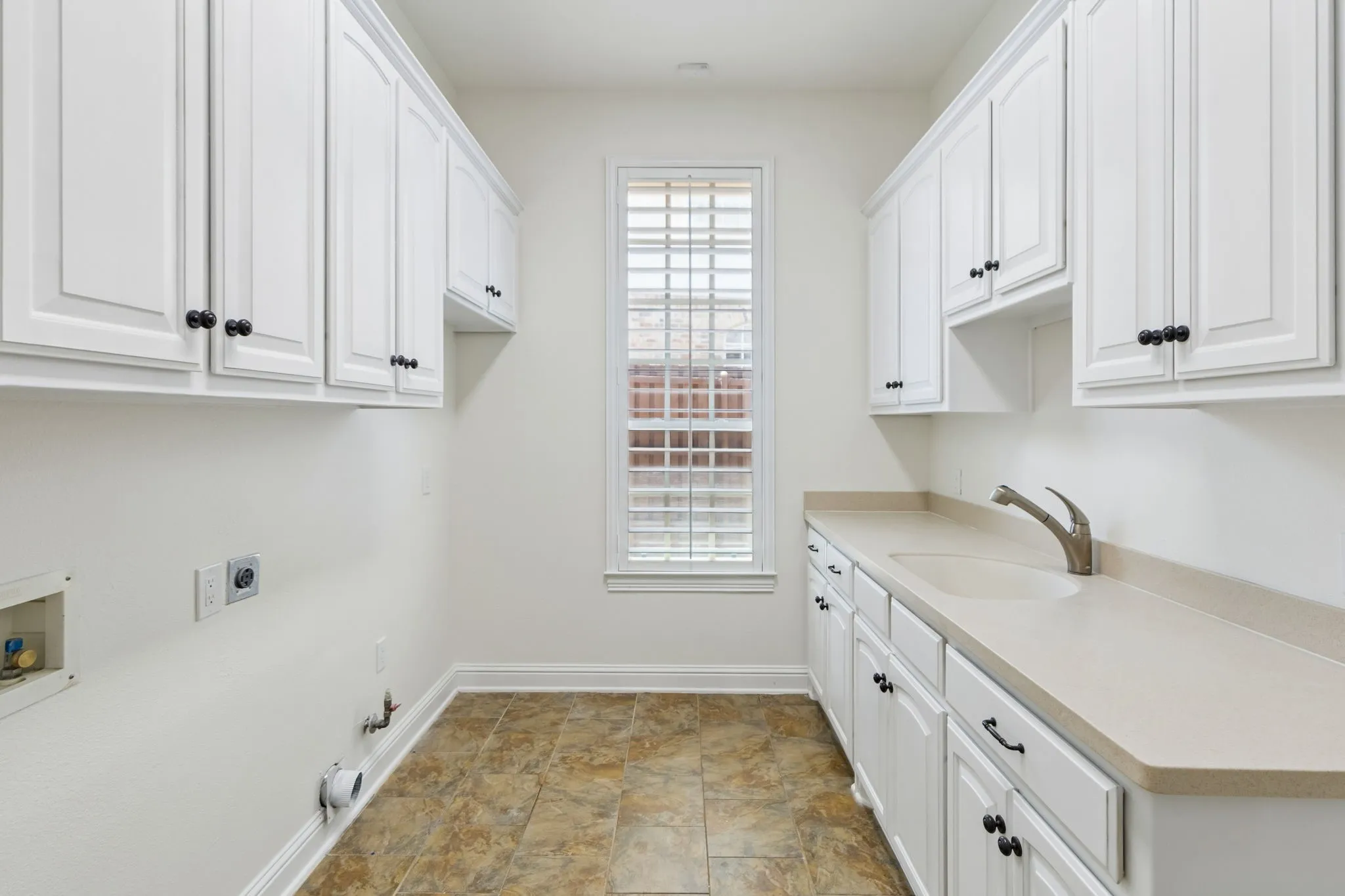 Single Family Residence For Sale in Denton County , 1101 King Mark Drive, Lewisville, Texas 75056, 5 Bedroom, 6 Bathroom, 3 Garage spaces, 5,289 Sqft, built in 2006, mls#21287758, Real Estate Agent in Lewisville, Homes For Sale in Denton county, Homes For Sale in Lewisville, Realtor in Lewisville Texas, Real Estate Brokerage Independent Realty Texas, Luminita Cordes Realtor
