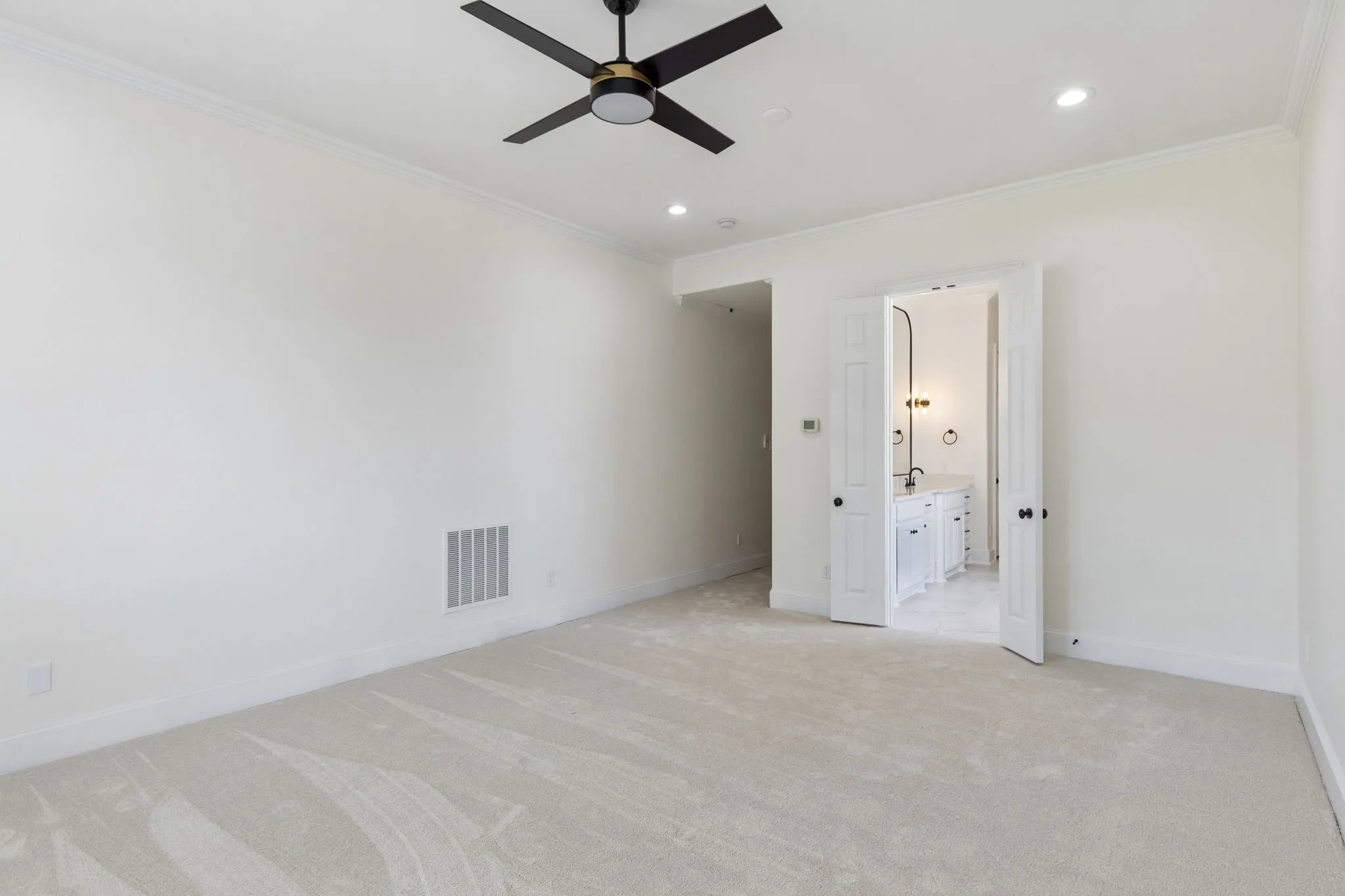 Single Family Residence For Sale in Denton County , 1101 King Mark Drive, Lewisville, Texas 75056, 5 Bedroom, 6 Bathroom, 3 Garage spaces, 5,289 Sqft, built in 2006, mls#21287758, Real Estate Agent in Lewisville, Homes For Sale in Denton county, Homes For Sale in Lewisville, Realtor in Lewisville Texas, Real Estate Brokerage Independent Realty Texas, Luminita Cordes Realtor