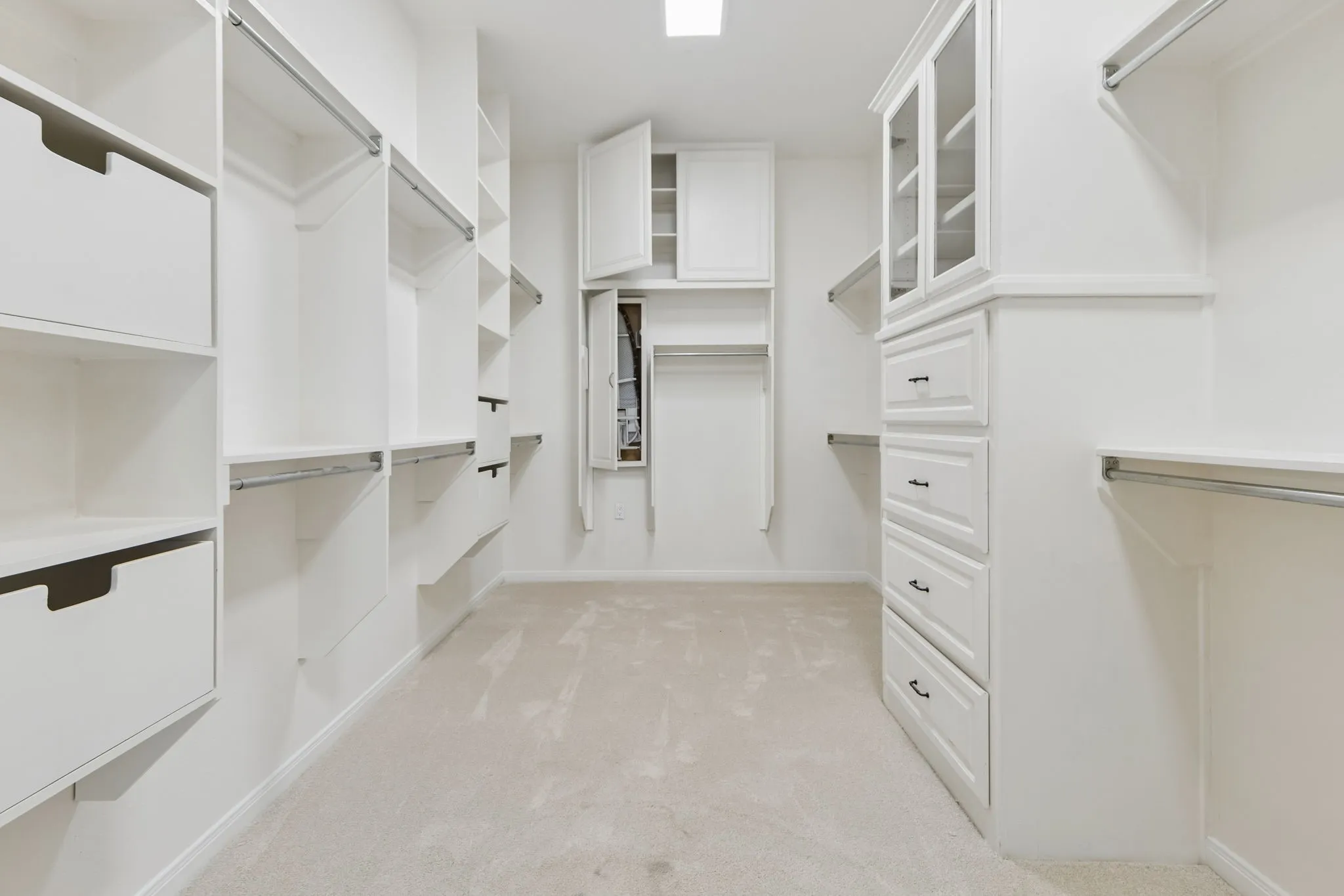 Single Family Residence For Sale in Denton County , 1101 King Mark Drive, Lewisville, Texas 75056, 5 Bedroom, 6 Bathroom, 3 Garage spaces, 5,289 Sqft, built in 2006, mls#21287758, Real Estate Agent in Lewisville, Homes For Sale in Denton county, Homes For Sale in Lewisville, Realtor in Lewisville Texas, Real Estate Brokerage Independent Realty Texas, Luminita Cordes Realtor
