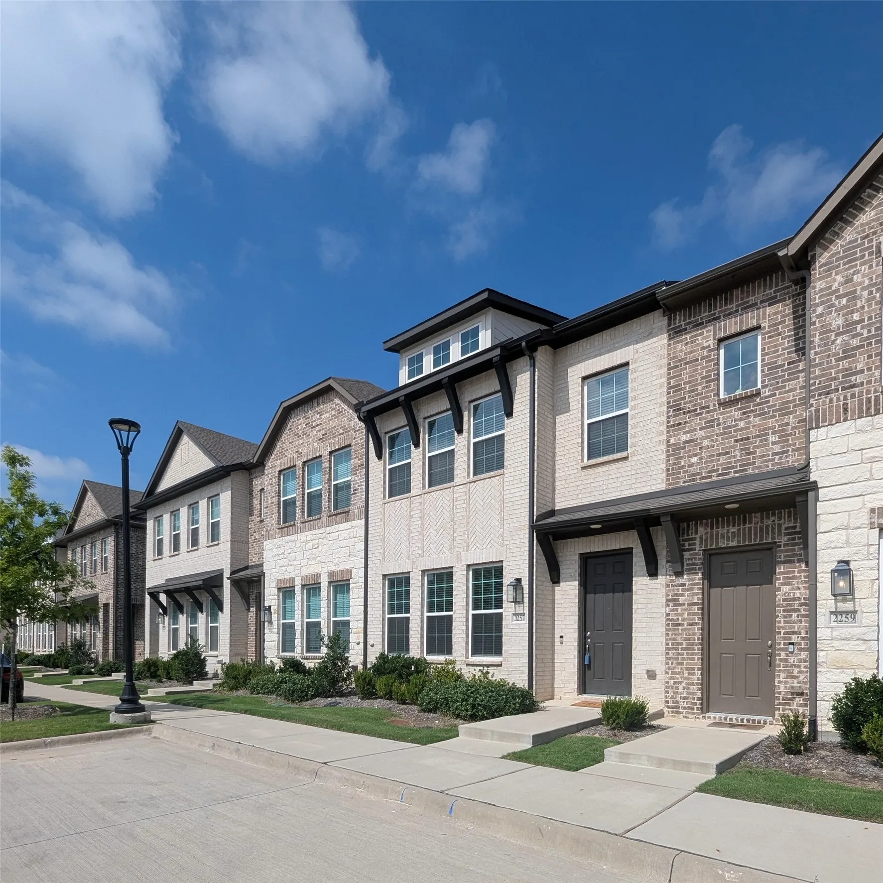 Townhouse For Rent in Collin County , 2257 Adena Springs Drive, Allen, Texas 75013, 3 Bedroom, 3 Bathroom, 2 Garage spaces, 1,679 Sqft, built in 2022, mls#21290773, Real Estate Agent in Allen, Homes For Rent in Collin county, Homes For Rent in Allen, Realtor in Allen Texas, Real Estate Brokerage Independent Realty Texas, Luminita Cordes Realtor