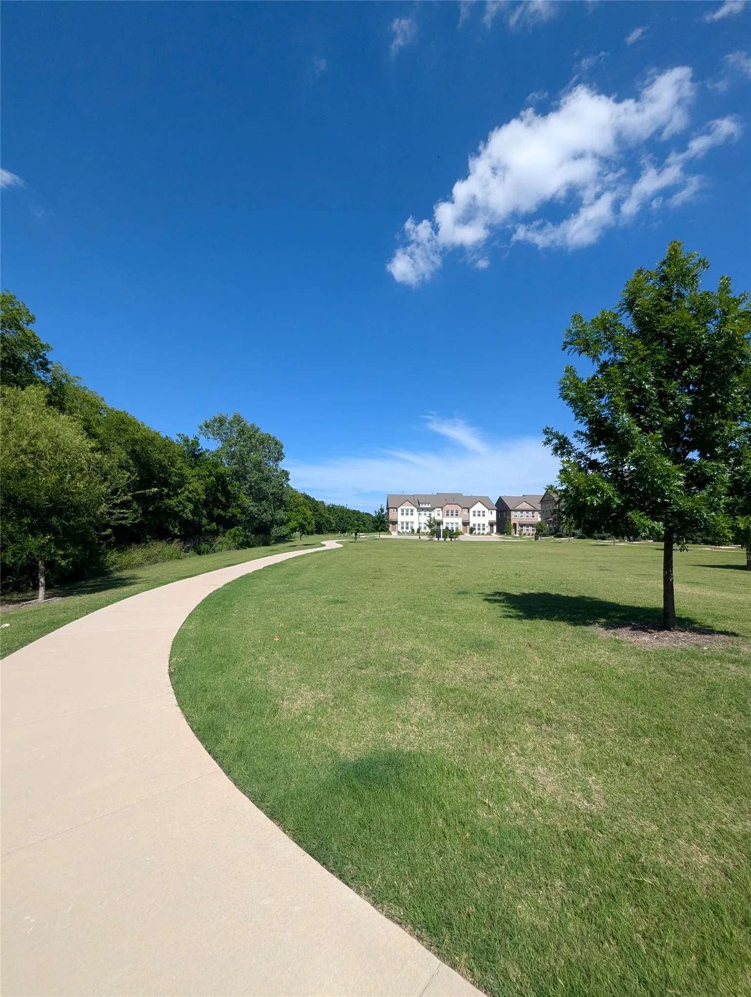 Townhouse For Rent in Collin County , 2257 Adena Springs Drive, Allen, Texas 75013, 3 Bedroom, 3 Bathroom, 2 Garage spaces, 1,679 Sqft, built in 2022, mls#21290773, Real Estate Agent in Allen, Homes For Rent in Collin county, Homes For Rent in Allen, Realtor in Allen Texas, Real Estate Brokerage Independent Realty Texas, Luminita Cordes Realtor