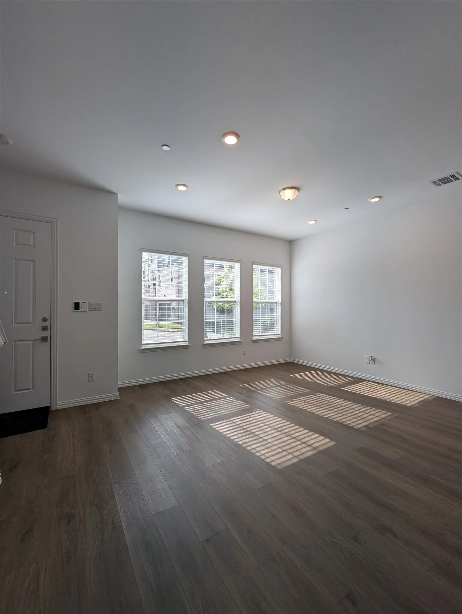 Townhouse For Rent in Collin County , 2257 Adena Springs Drive, Allen, Texas 75013, 3 Bedroom, 3 Bathroom, 2 Garage spaces, 1,679 Sqft, built in 2022, mls#21290773, Real Estate Agent in Allen, Homes For Rent in Collin county, Homes For Rent in Allen, Realtor in Allen Texas, Real Estate Brokerage Independent Realty Texas, Luminita Cordes Realtor