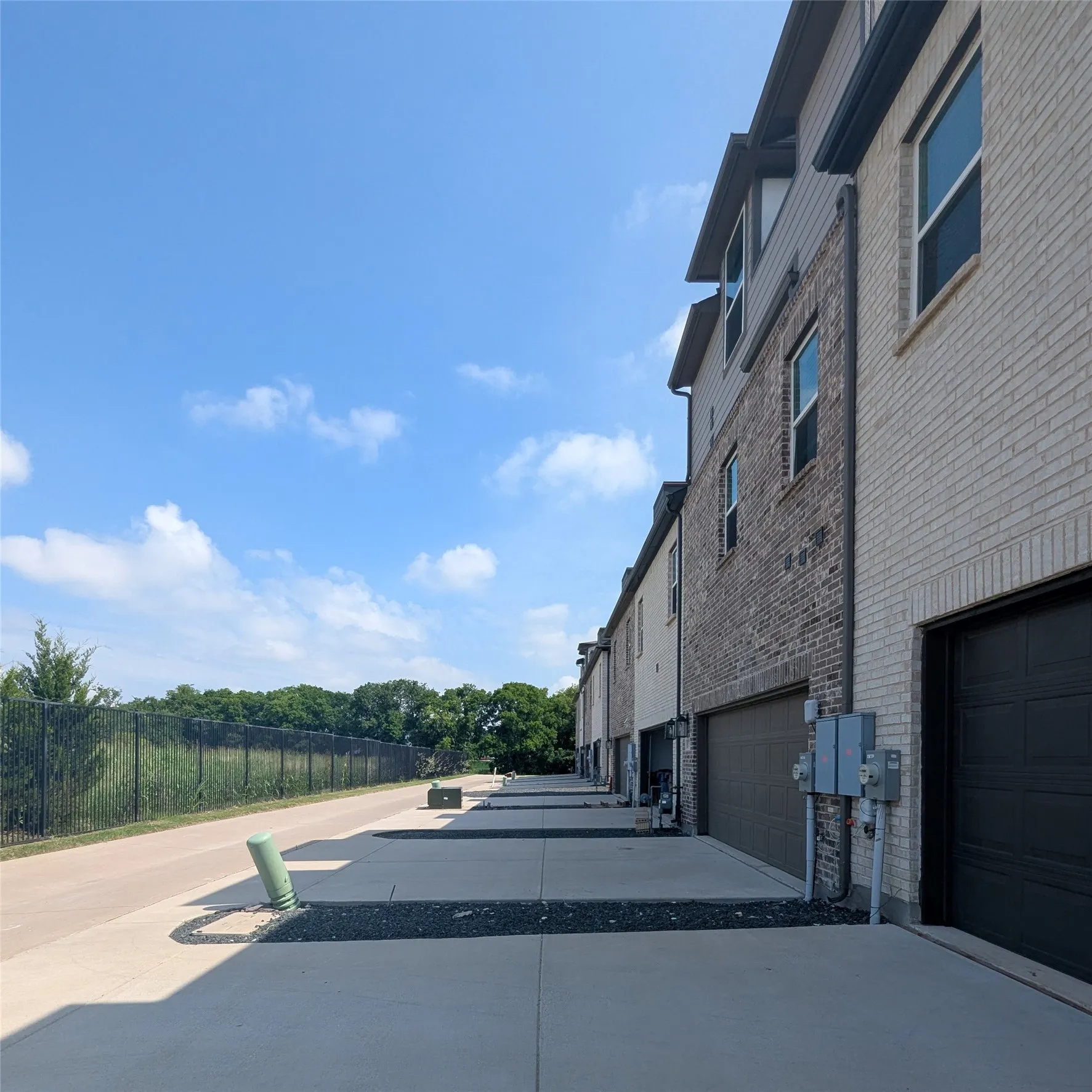 Townhouse For Rent in Collin County , 2257 Adena Springs Drive, Allen, Texas 75013, 3 Bedroom, 3 Bathroom, 2 Garage spaces, 1,679 Sqft, built in 2022, mls#21290773, Real Estate Agent in Allen, Homes For Rent in Collin county, Homes For Rent in Allen, Realtor in Allen Texas, Real Estate Brokerage Independent Realty Texas, Luminita Cordes Realtor