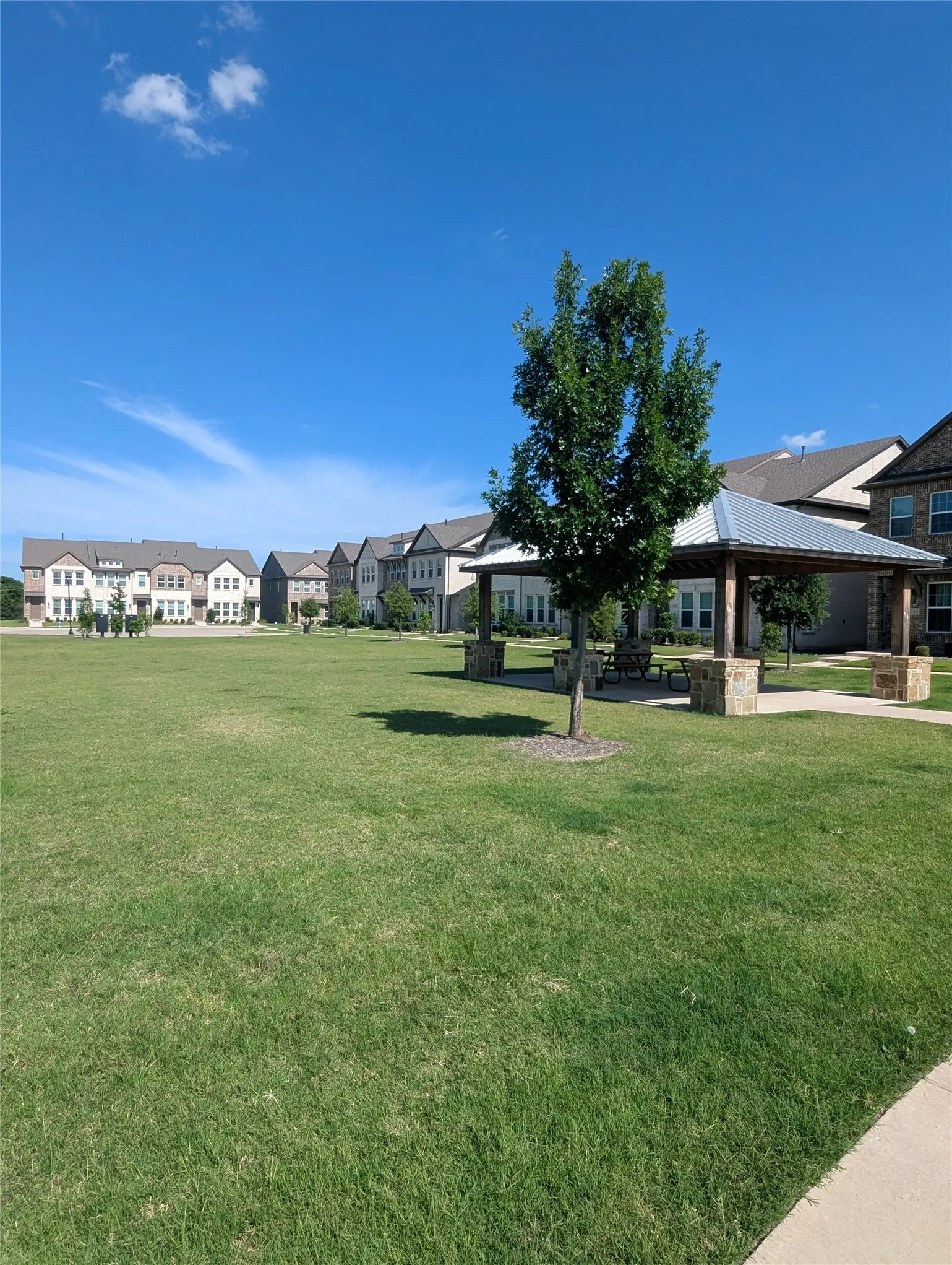 Townhouse For Rent in Collin County , 2257 Adena Springs Drive, Allen, Texas 75013, 3 Bedroom, 3 Bathroom, 2 Garage spaces, 1,679 Sqft, built in 2022, mls#21290773, Real Estate Agent in Allen, Homes For Rent in Collin county, Homes For Rent in Allen, Realtor in Allen Texas, Real Estate Brokerage Independent Realty Texas, Luminita Cordes Realtor