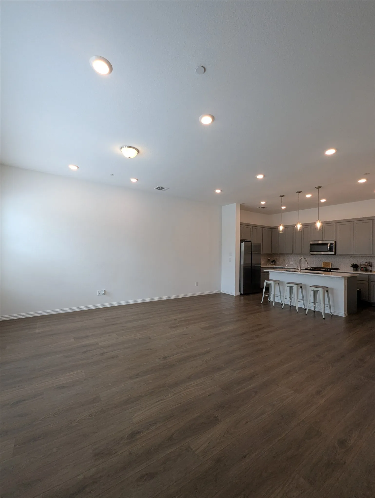 Townhouse For Rent in Collin County , 2257 Adena Springs Drive, Allen, Texas 75013, 3 Bedroom, 3 Bathroom, 2 Garage spaces, 1,679 Sqft, built in 2022, mls#21290773, Real Estate Agent in Allen, Homes For Rent in Collin county, Homes For Rent in Allen, Realtor in Allen Texas, Real Estate Brokerage Independent Realty Texas, Luminita Cordes Realtor