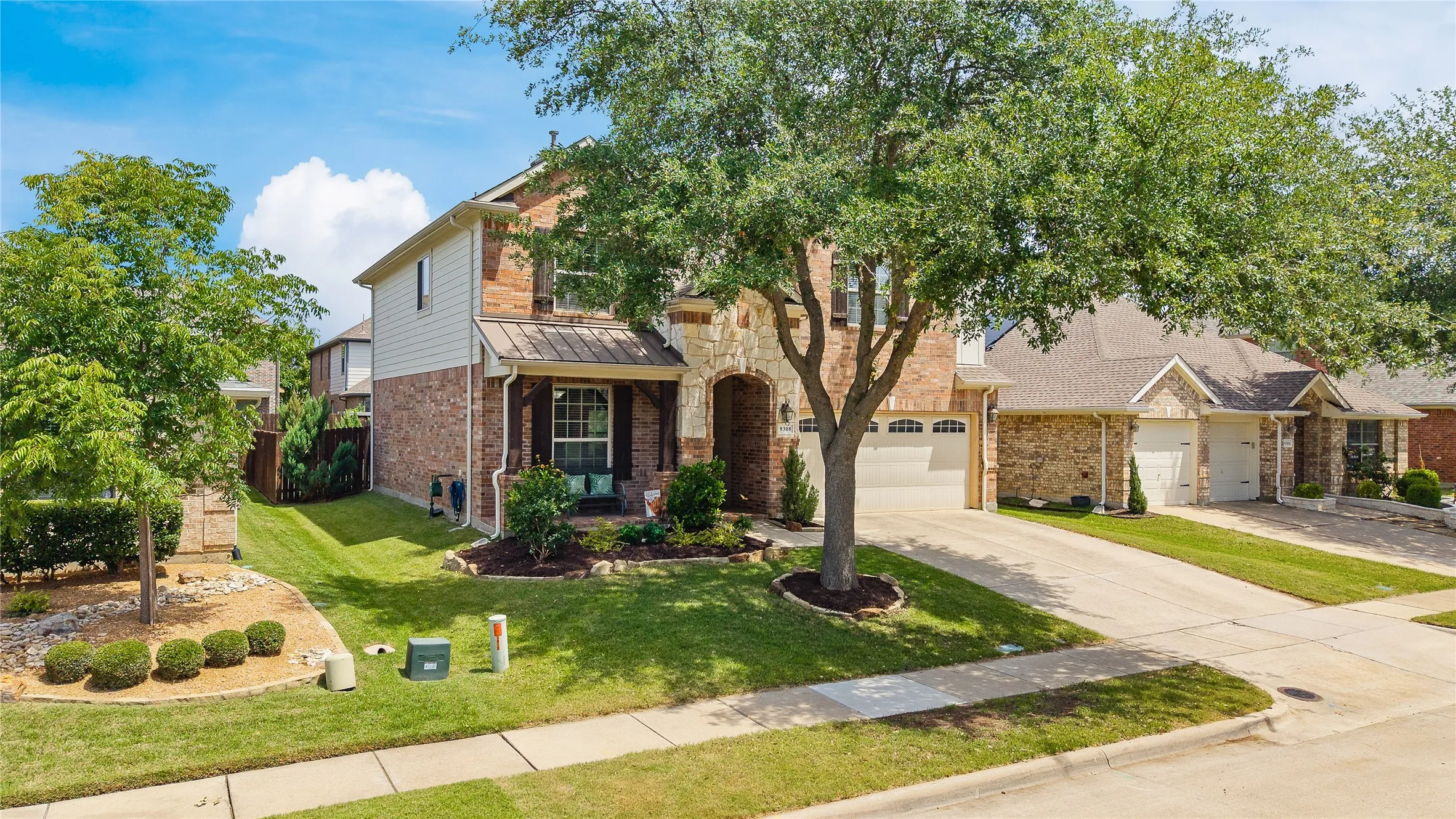 Single Family Residence For Sale in Collin County , 9308 Jerico Drive, Mc Kinney, Texas 75072, 3 Bedroom, 3 Bathroom, 2 Garage spaces, 2,256 Sqft, built in 2008, mls#21289152, Real Estate Agent in Mc Kinney, Homes For Sale in Collin county, Homes For Sale in Mc Kinney, Realtor in Mc Kinney Texas, Real Estate Brokerage Independent Realty Texas, Luminita Cordes Realtor