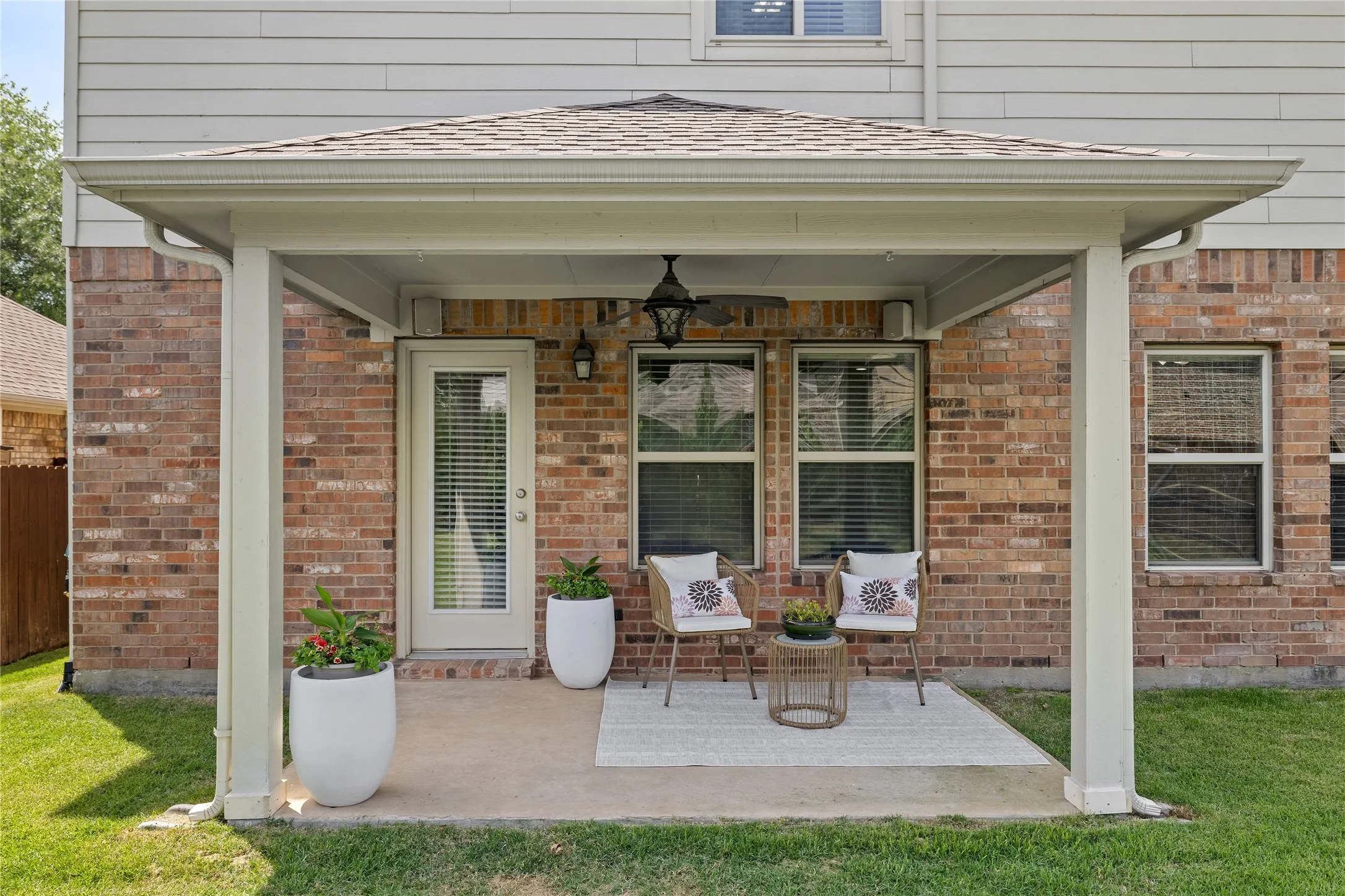 Single Family Residence For Sale in Collin County , 9308 Jerico Drive, Mc Kinney, Texas 75072, 3 Bedroom, 3 Bathroom, 2 Garage spaces, 2,256 Sqft, built in 2008, mls#21289152, Real Estate Agent in Mc Kinney, Homes For Sale in Collin county, Homes For Sale in Mc Kinney, Realtor in Mc Kinney Texas, Real Estate Brokerage Independent Realty Texas, Luminita Cordes Realtor
