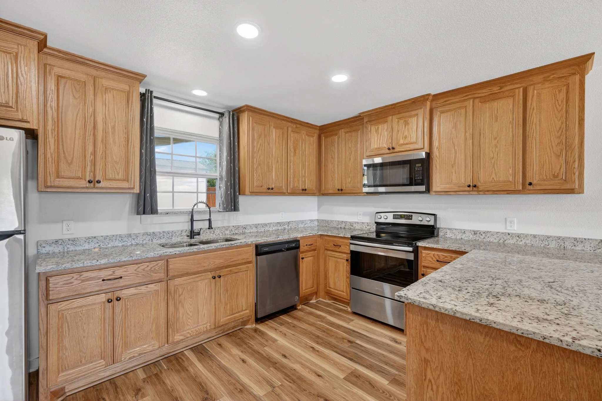 Single Family Residence For Sale in Hood County , 2308 Centaurus Way, Granbury, Texas 76048, 2 Bedroom, 2 Bathroom, Garage spaces, 1,170 Sqft, built in 2022, mls#21285328, Real Estate Agent in Granbury, Homes For Sale in Hood county, Homes For Sale in Granbury, Realtor in Granbury Texas, Real Estate Brokerage Independent Realty Texas, Luminita Cordes Realtor